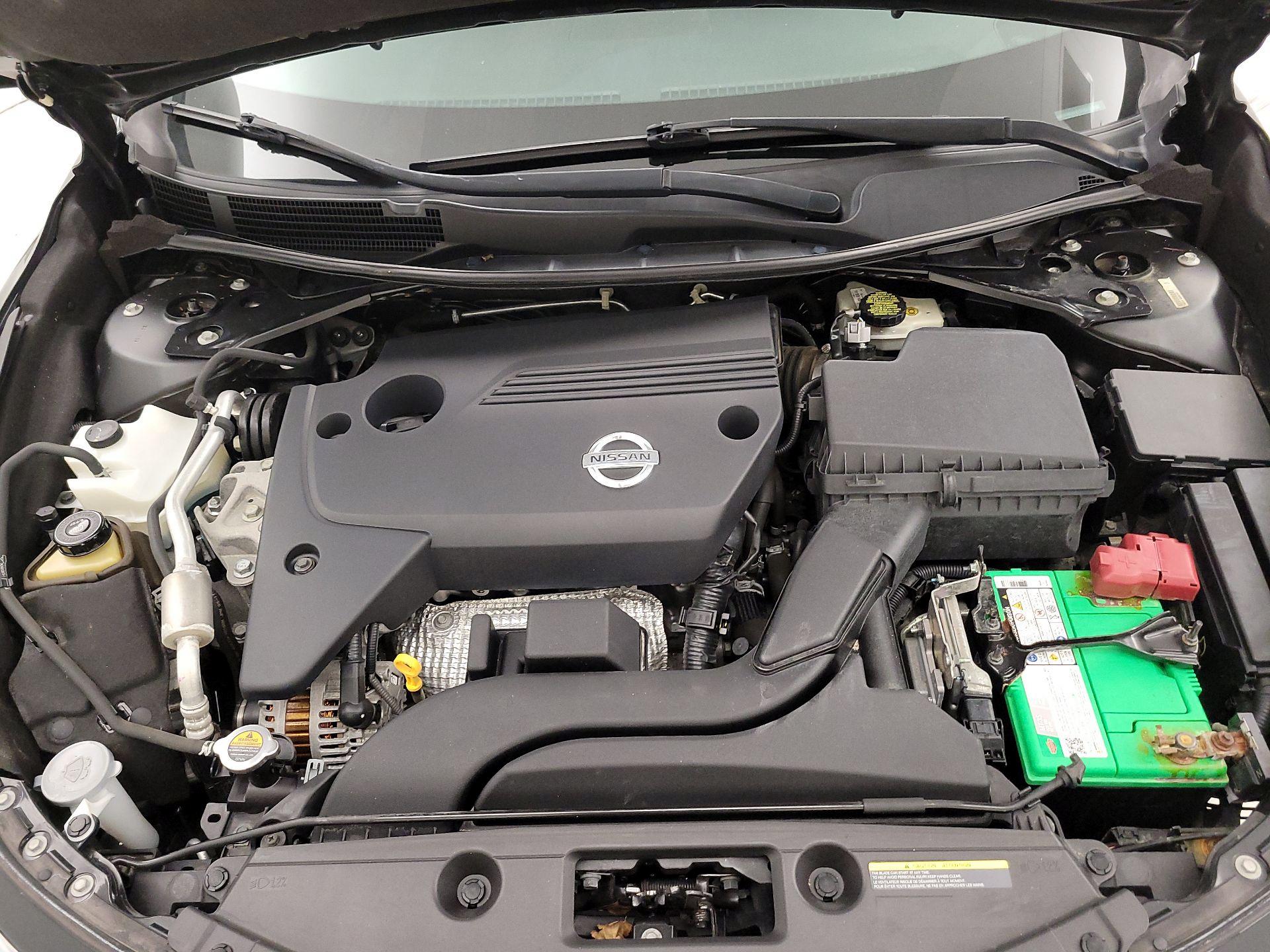 Thumbnail: 2015 Nissan Altima - 20