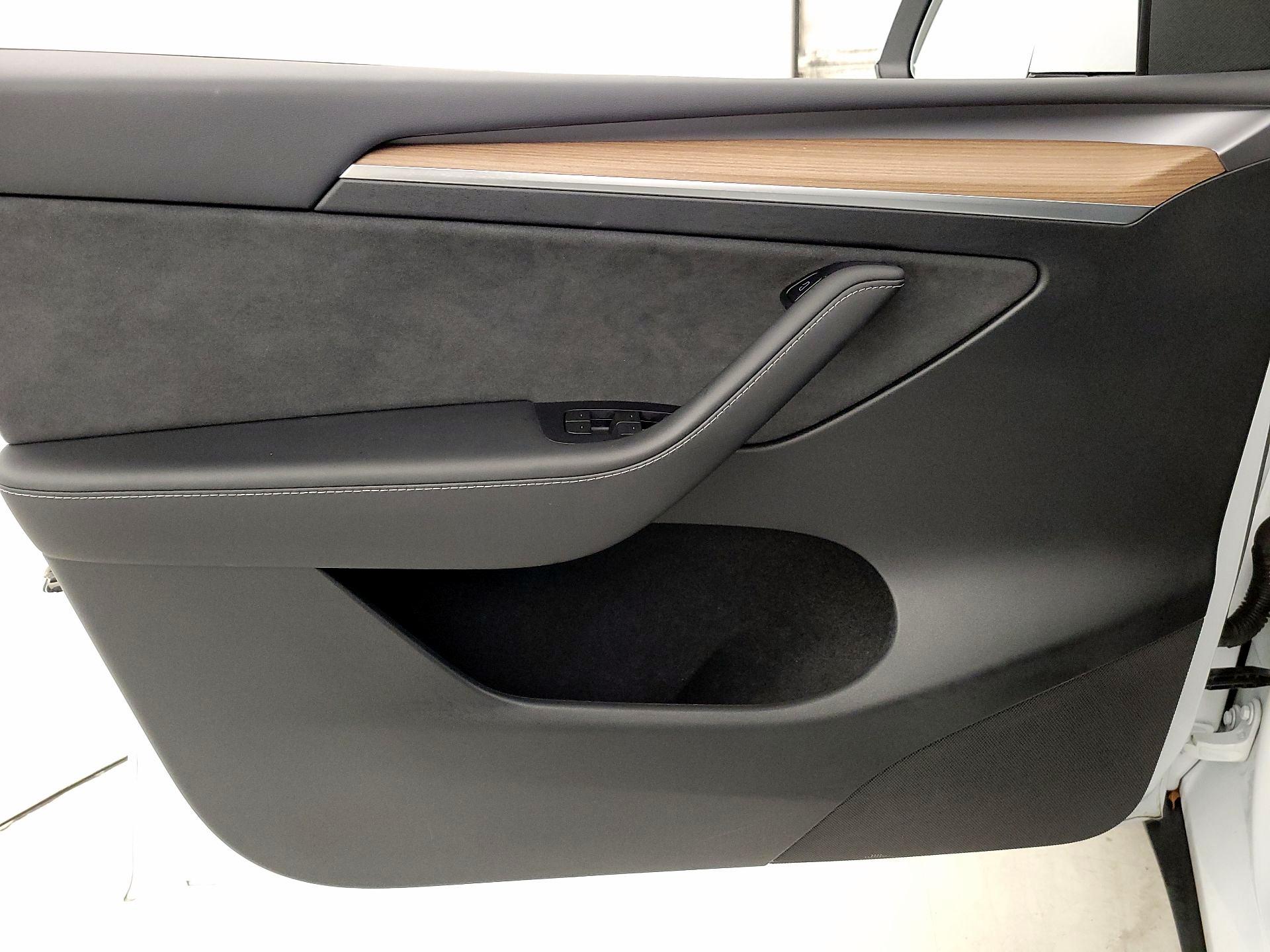 Thumbnail: 2023 Tesla Model Y - 12