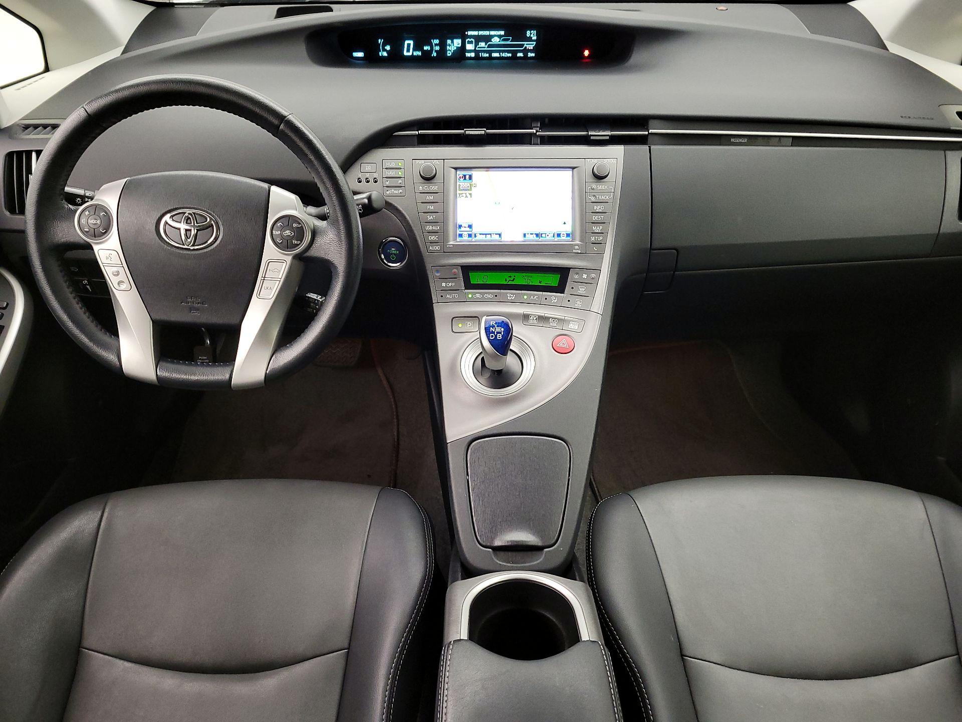 Thumbnail: 2015 Toyota Prius - 9