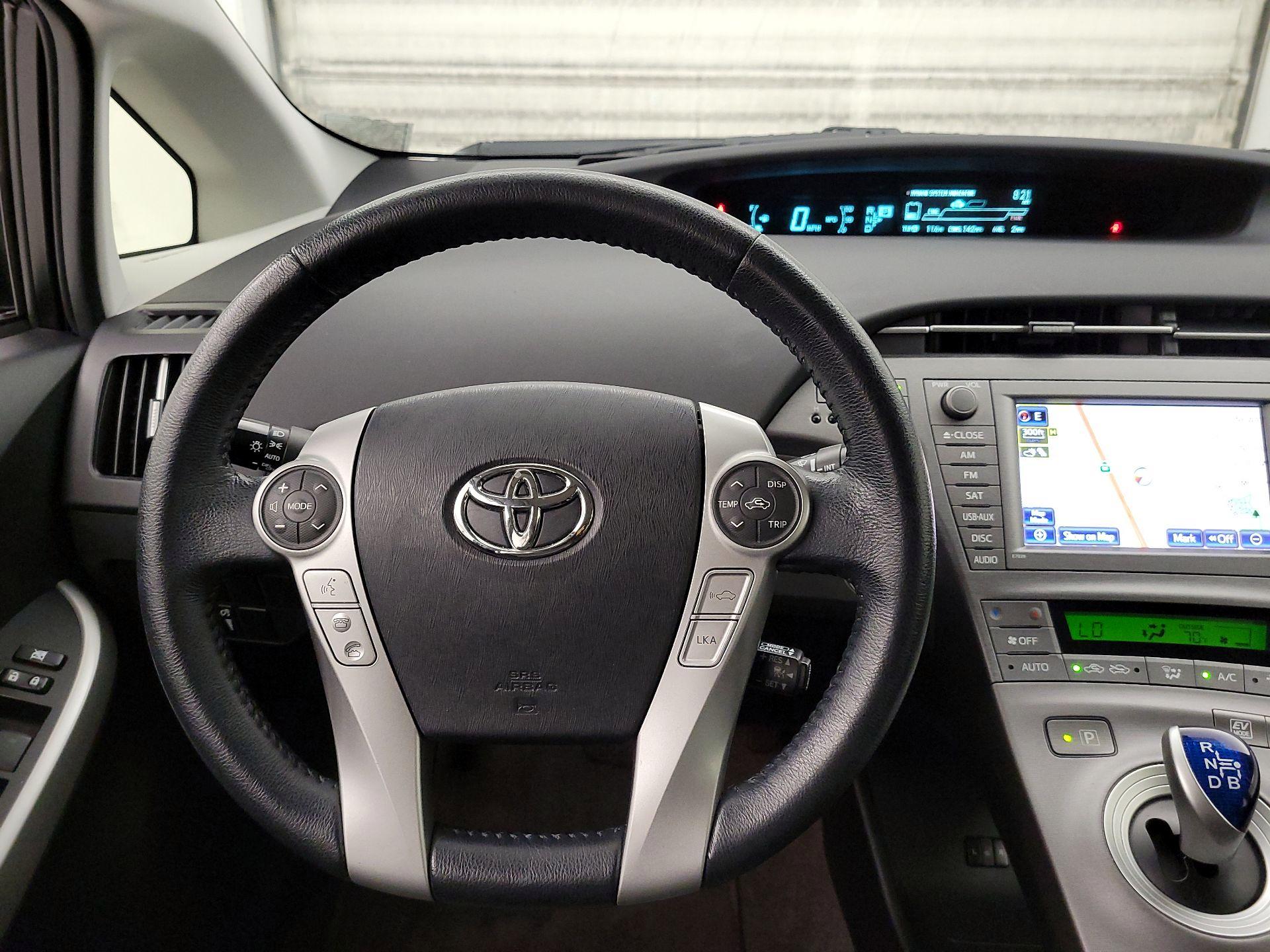 Thumbnail: 2015 Toyota Prius - 10