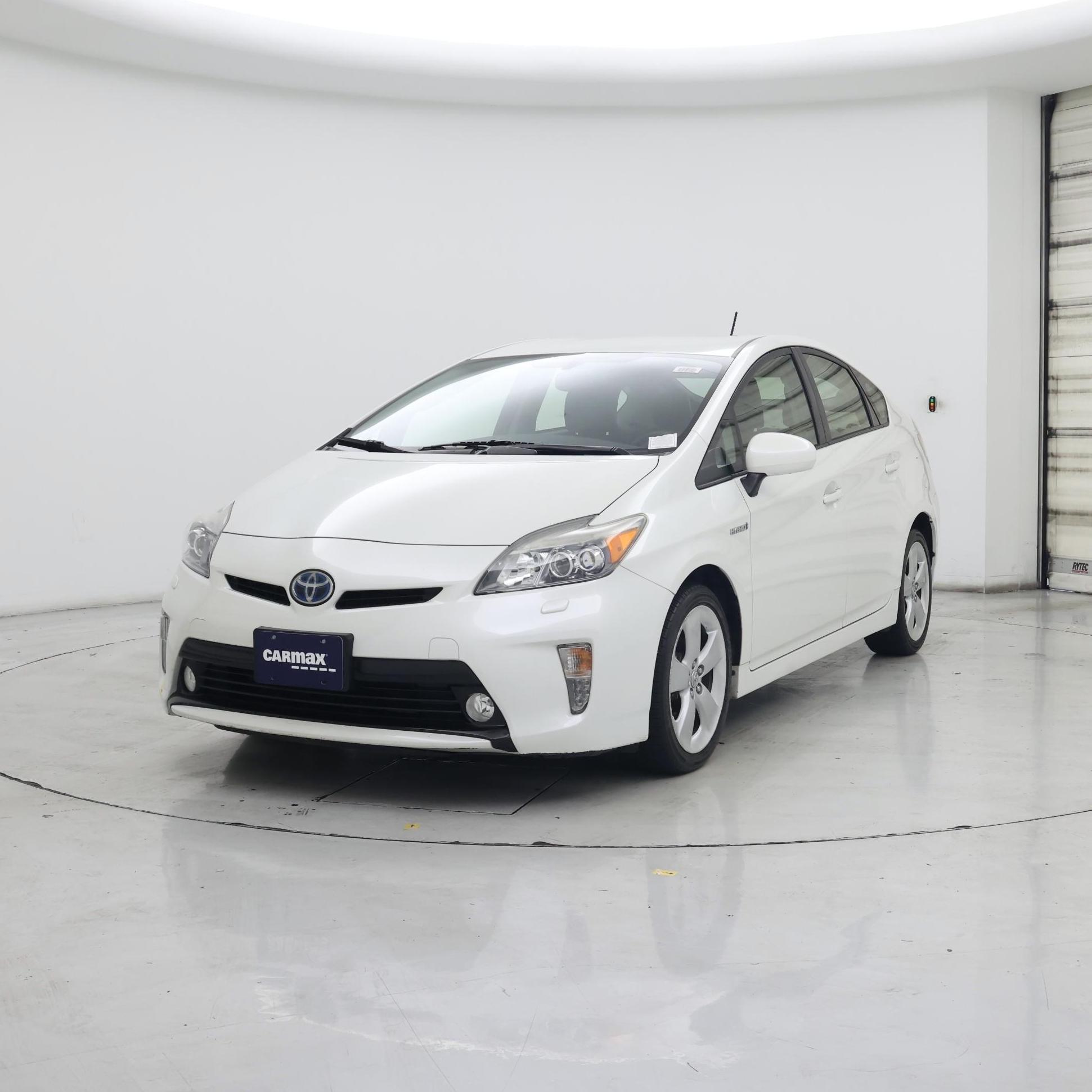 Thumbnail: 2015 Toyota Prius - 4