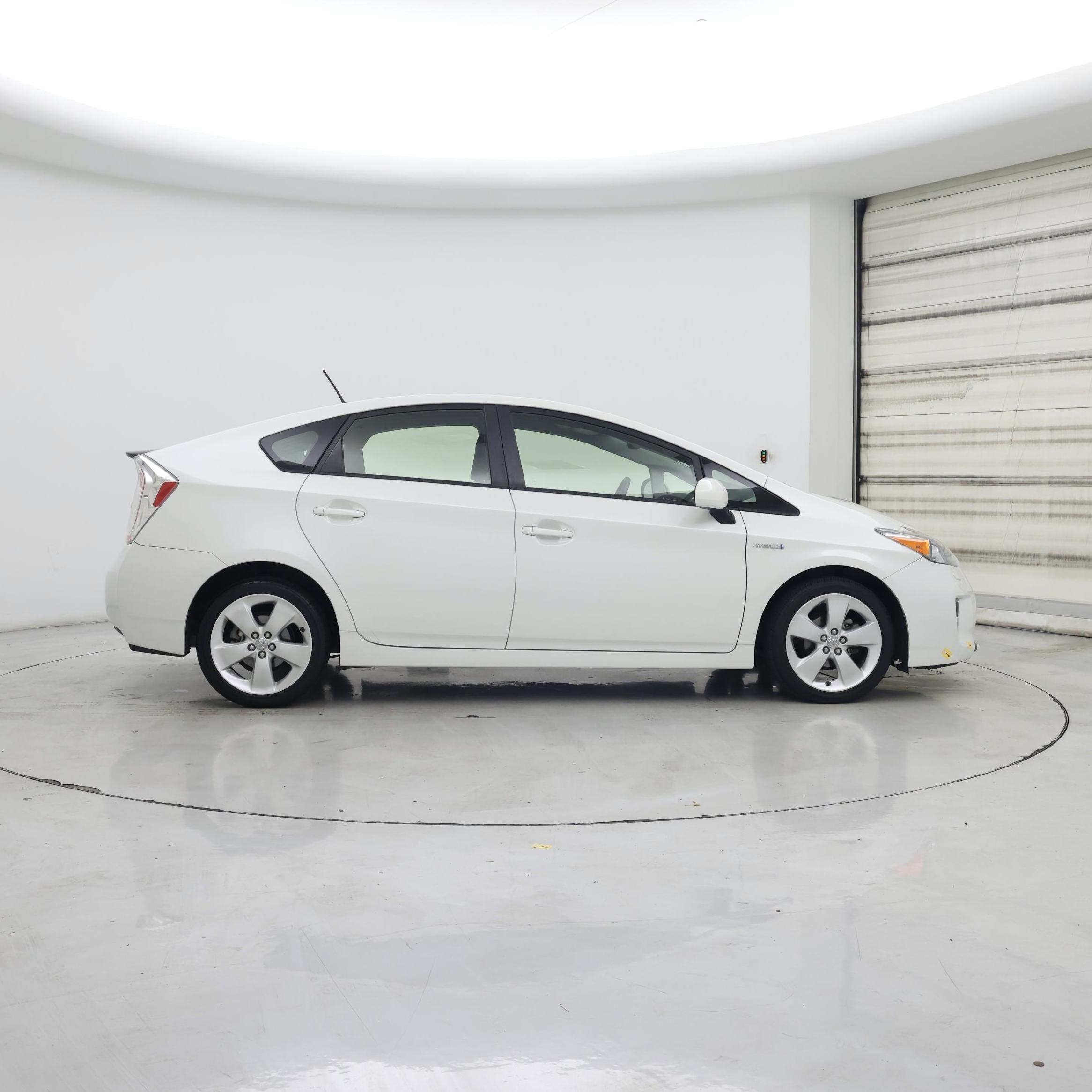 Thumbnail: 2015 Toyota Prius - 7