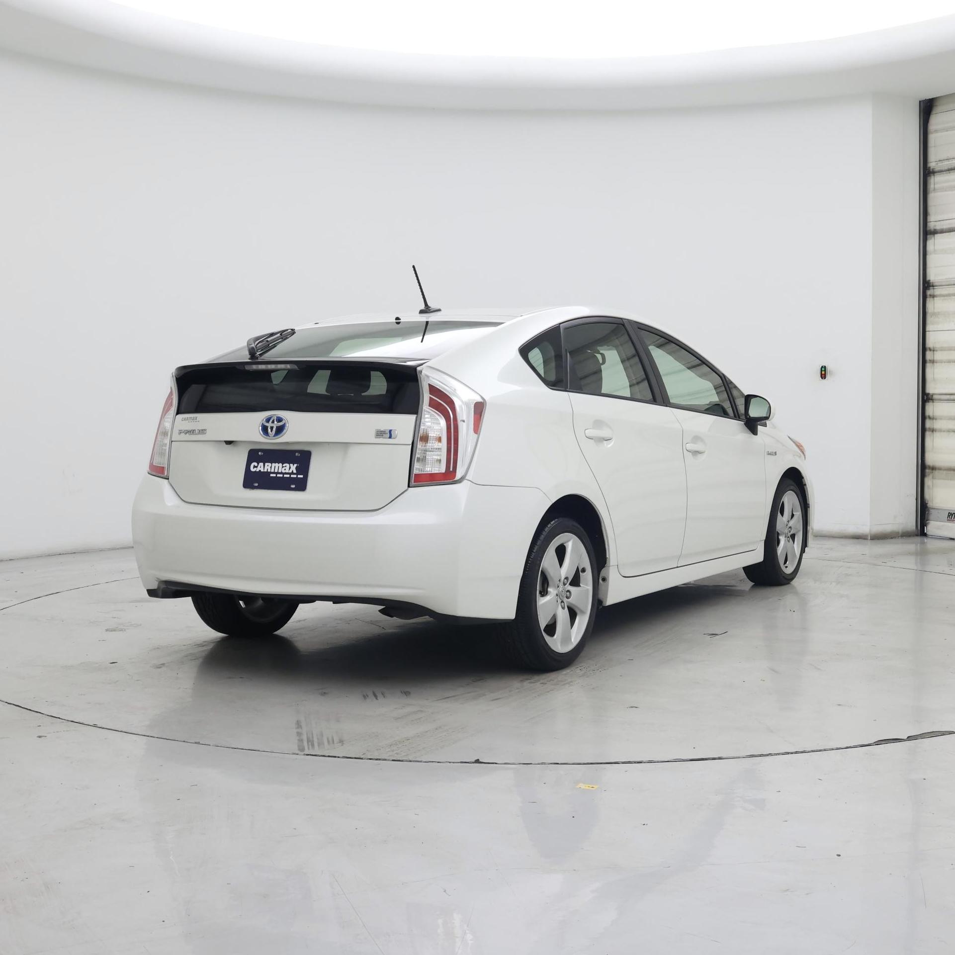 Thumbnail: 2015 Toyota Prius - 8