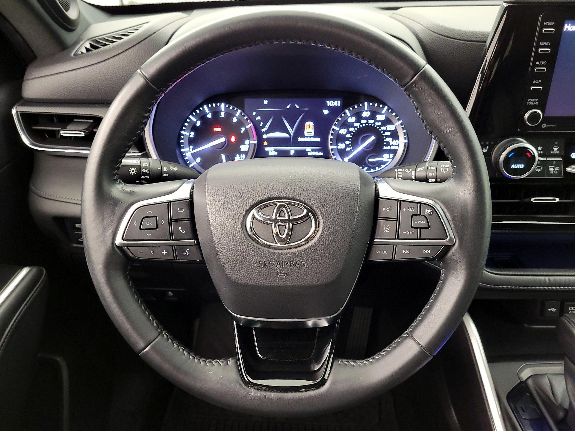 Thumbnail: 2021 Toyota Highlander - 10