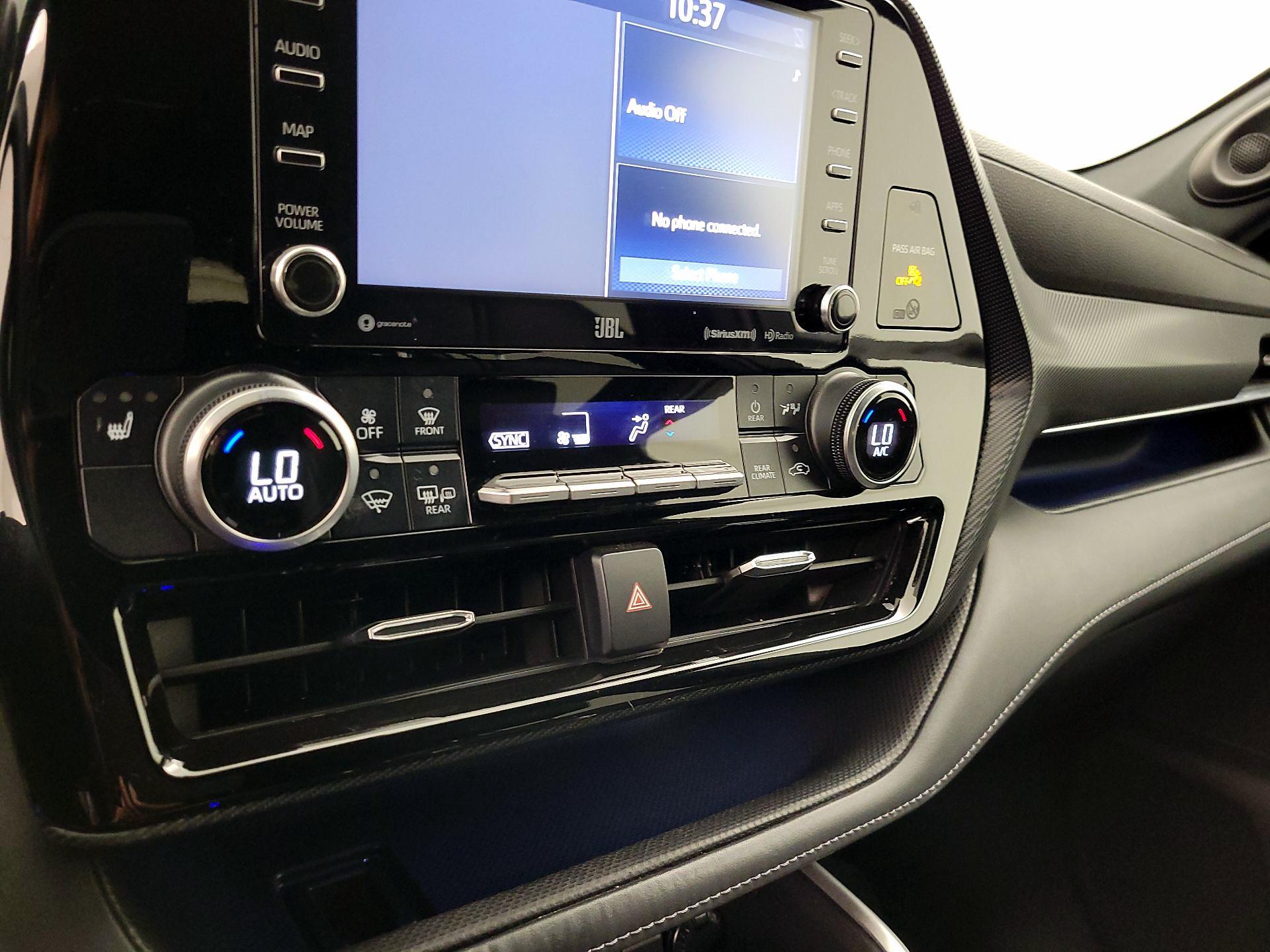 Thumbnail: 2021 Toyota Highlander - 16