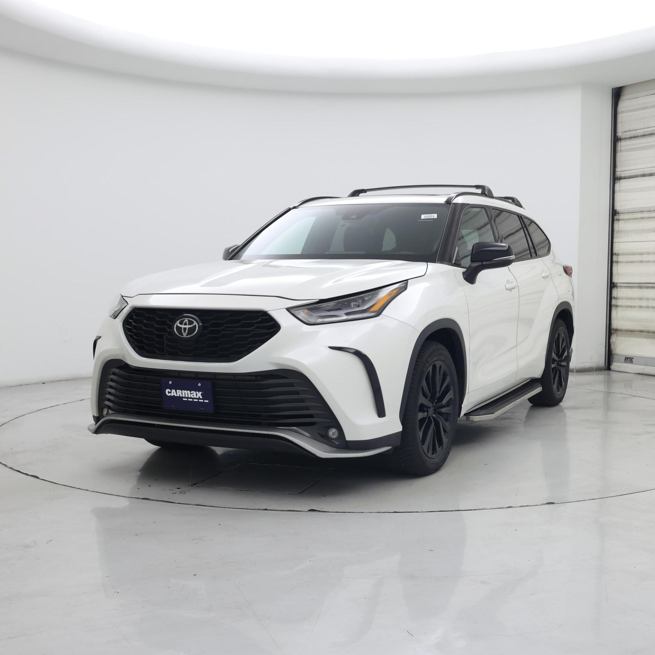 Thumbnail: 2021 Toyota Highlander - 4