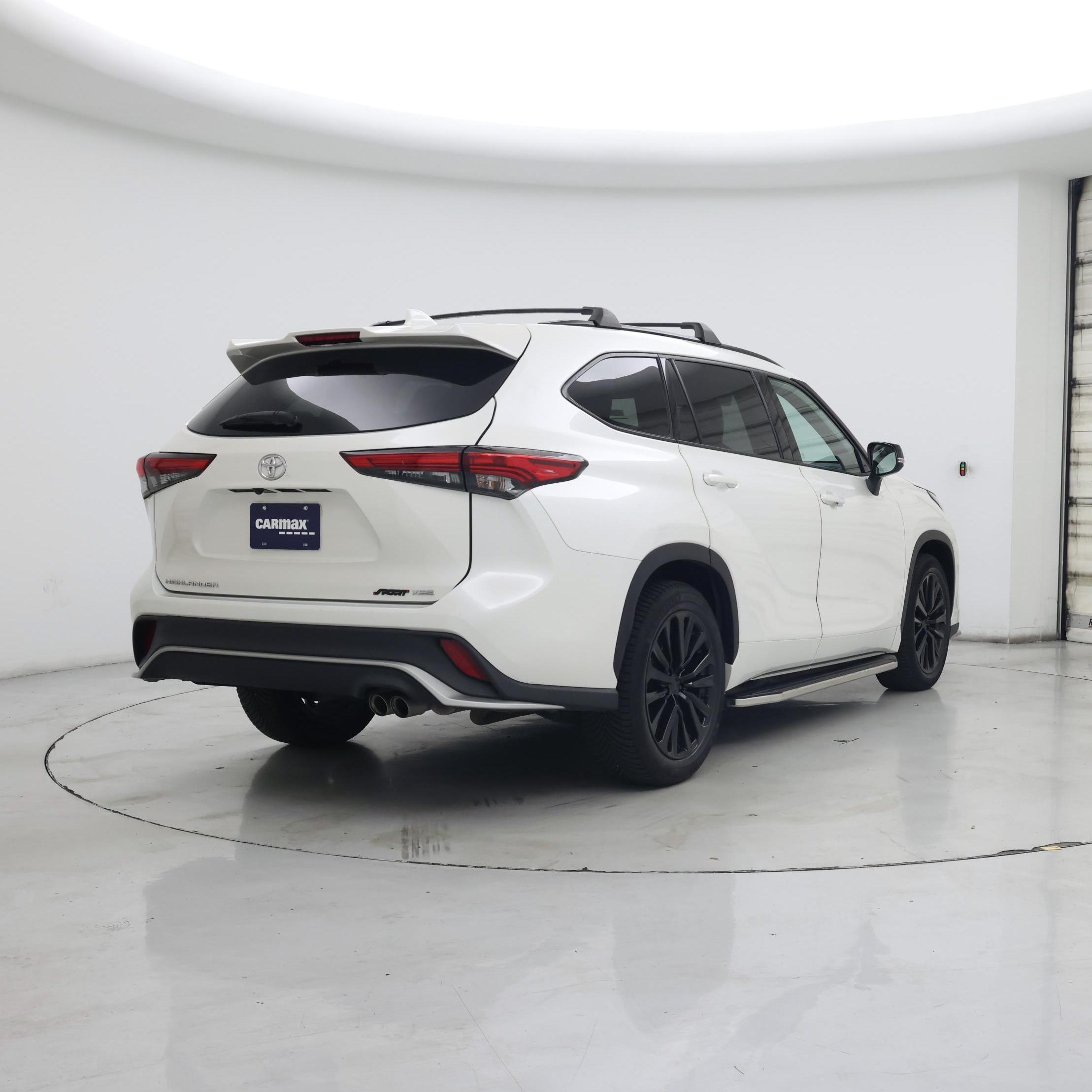 Thumbnail: 2021 Toyota Highlander - 8