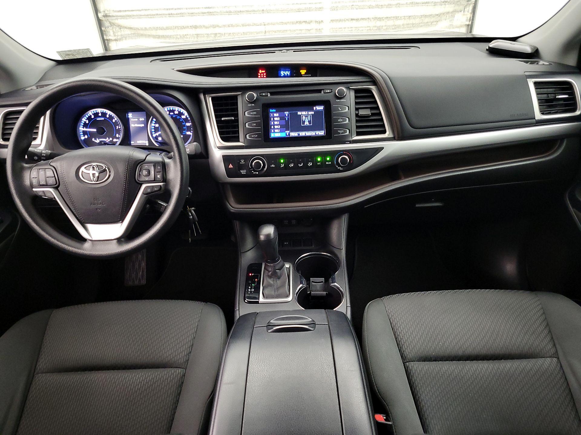 Thumbnail: 2017 Toyota Highlander - 9