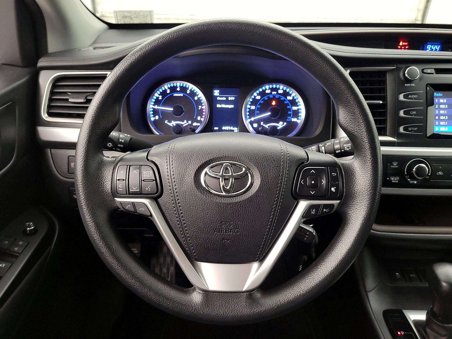Thumbnail: 2017 Toyota Highlander - 10