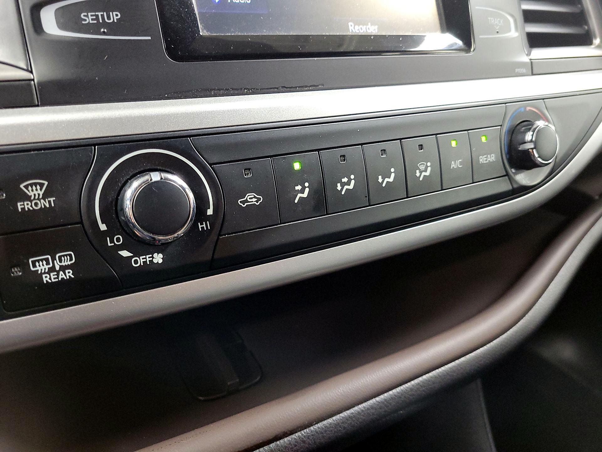 Thumbnail: 2017 Toyota Highlander - 16