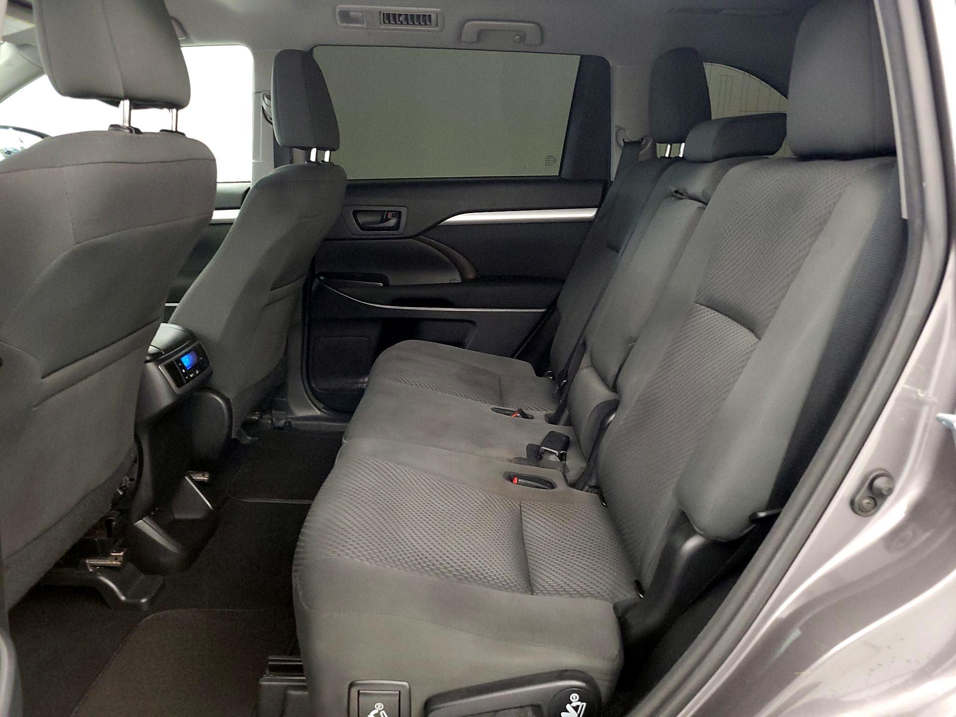 Thumbnail: 2017 Toyota Highlander - 18