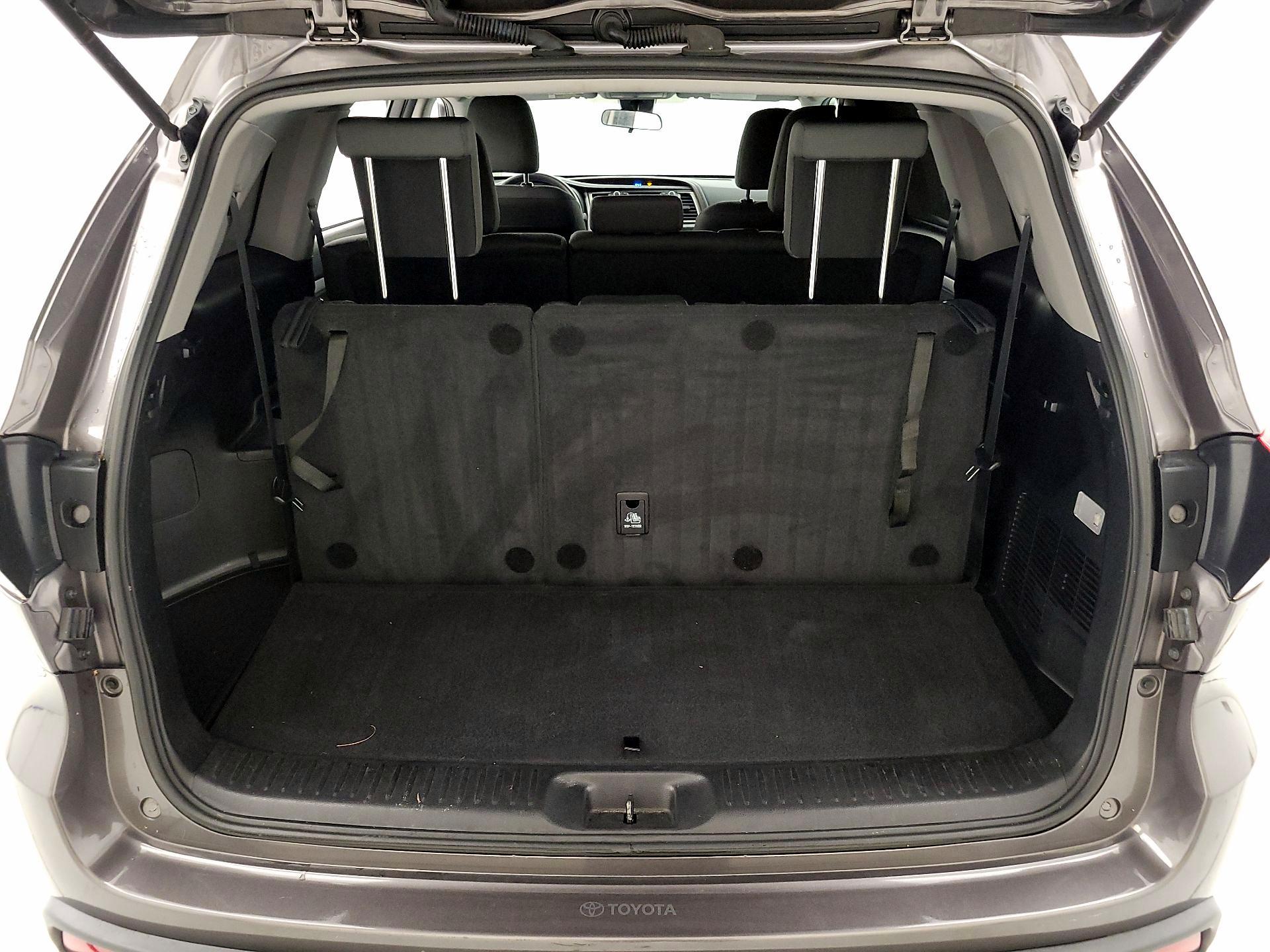 Thumbnail: 2017 Toyota Highlander - 19