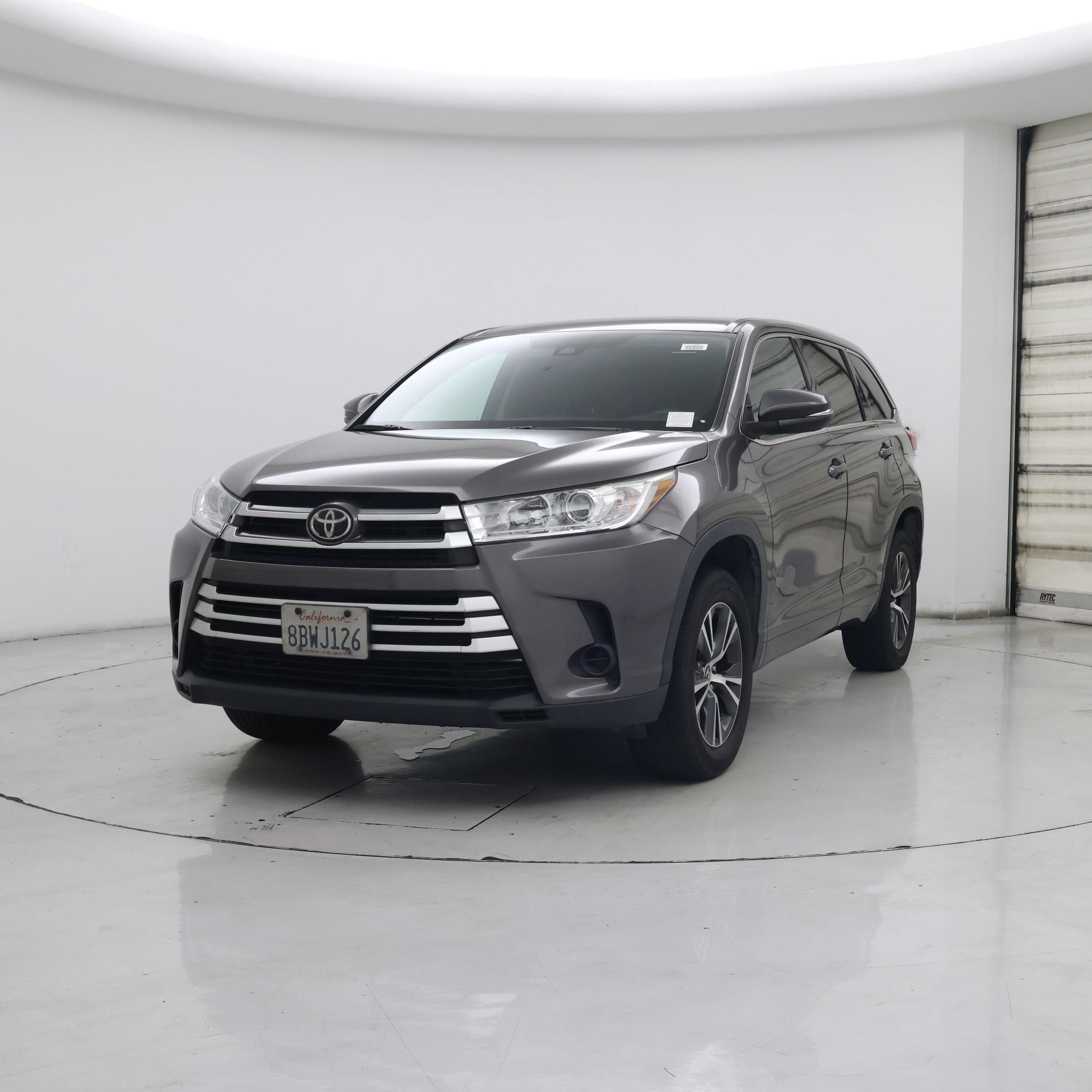 Thumbnail: 2017 Toyota Highlander - 4