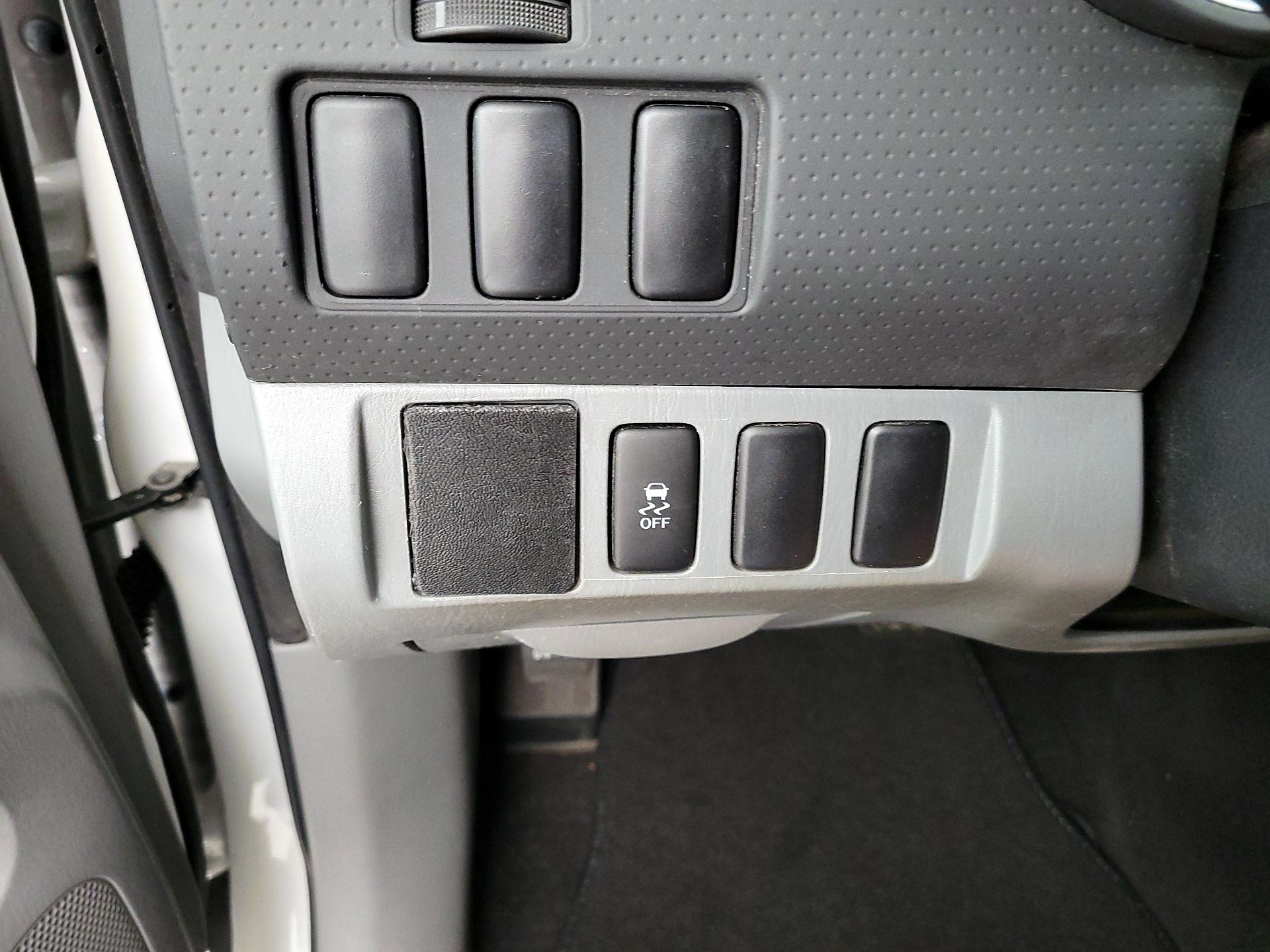 Thumbnail: 2014 Toyota Tacoma - 13