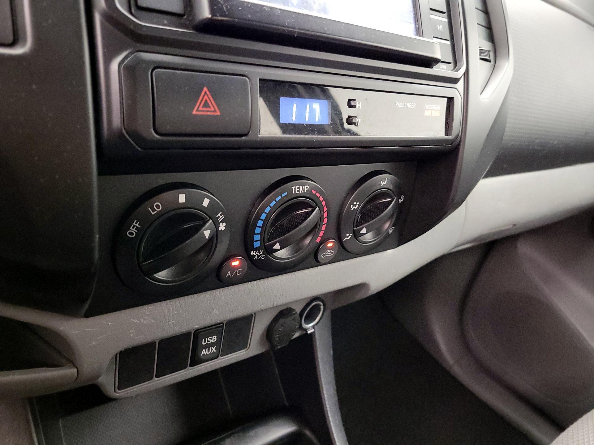 Thumbnail: 2014 Toyota Tacoma - 15