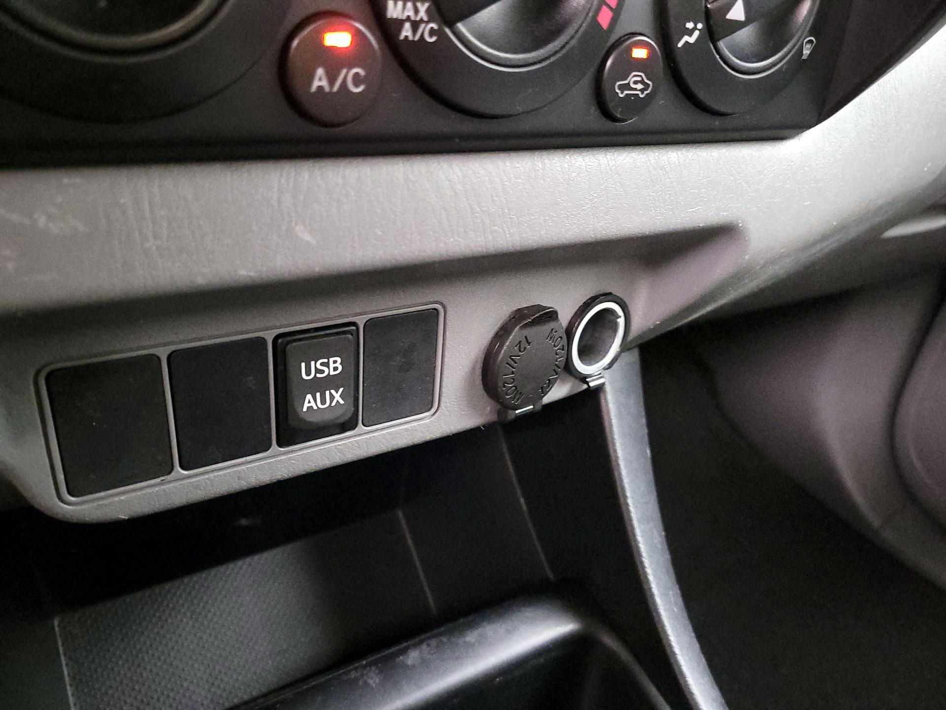 Thumbnail: 2014 Toyota Tacoma - 17