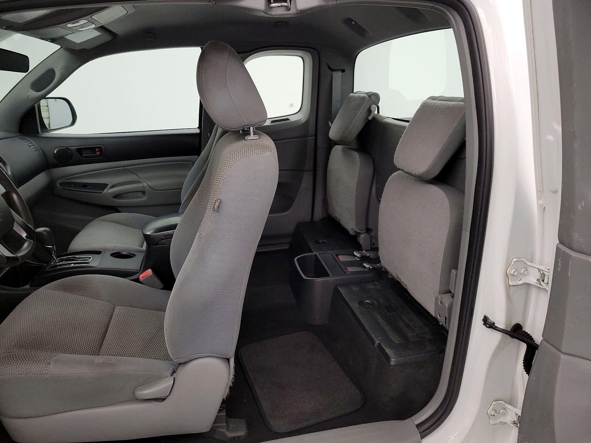 Thumbnail: 2014 Toyota Tacoma - 18