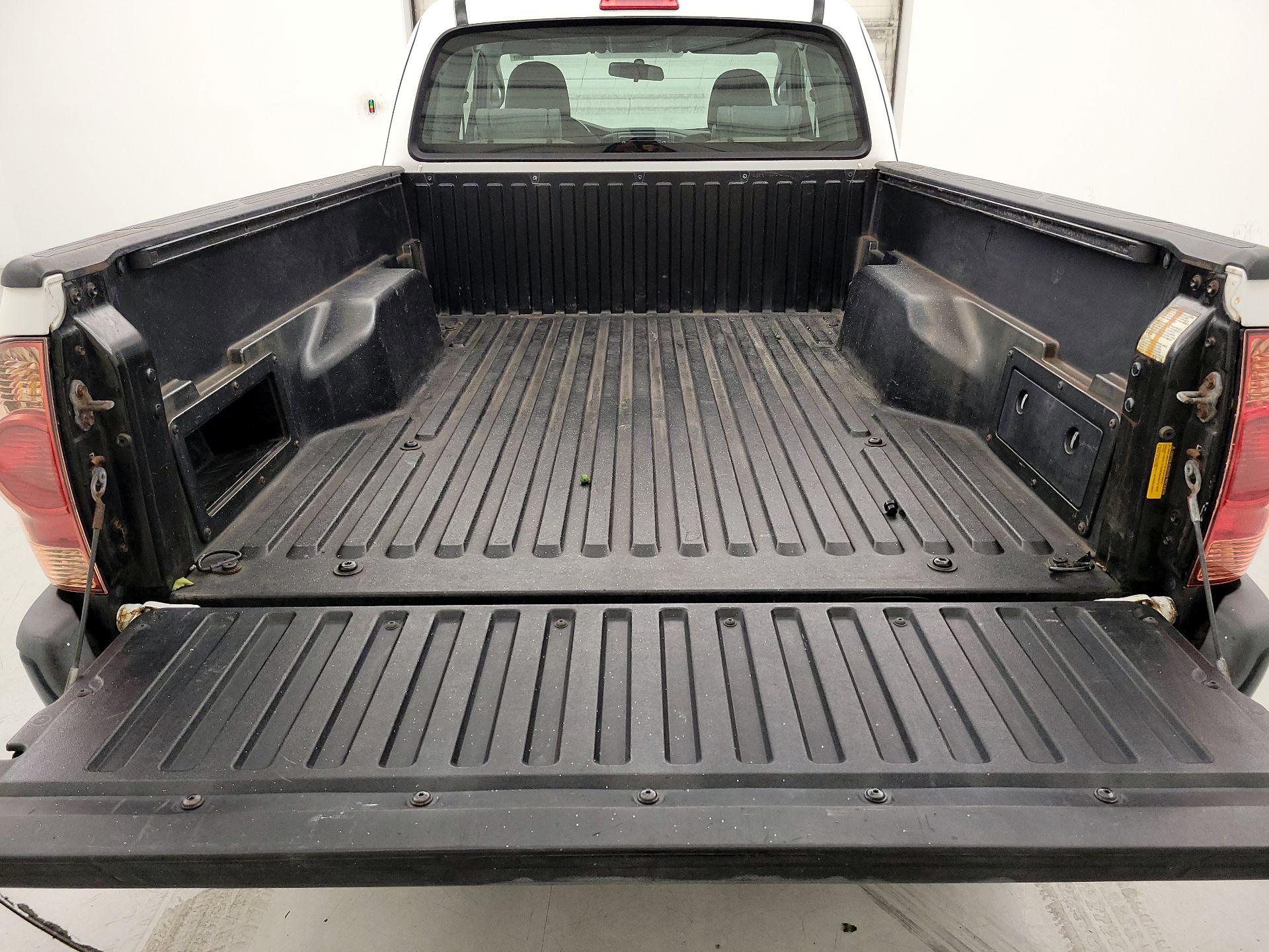 Thumbnail: 2014 Toyota Tacoma - 19