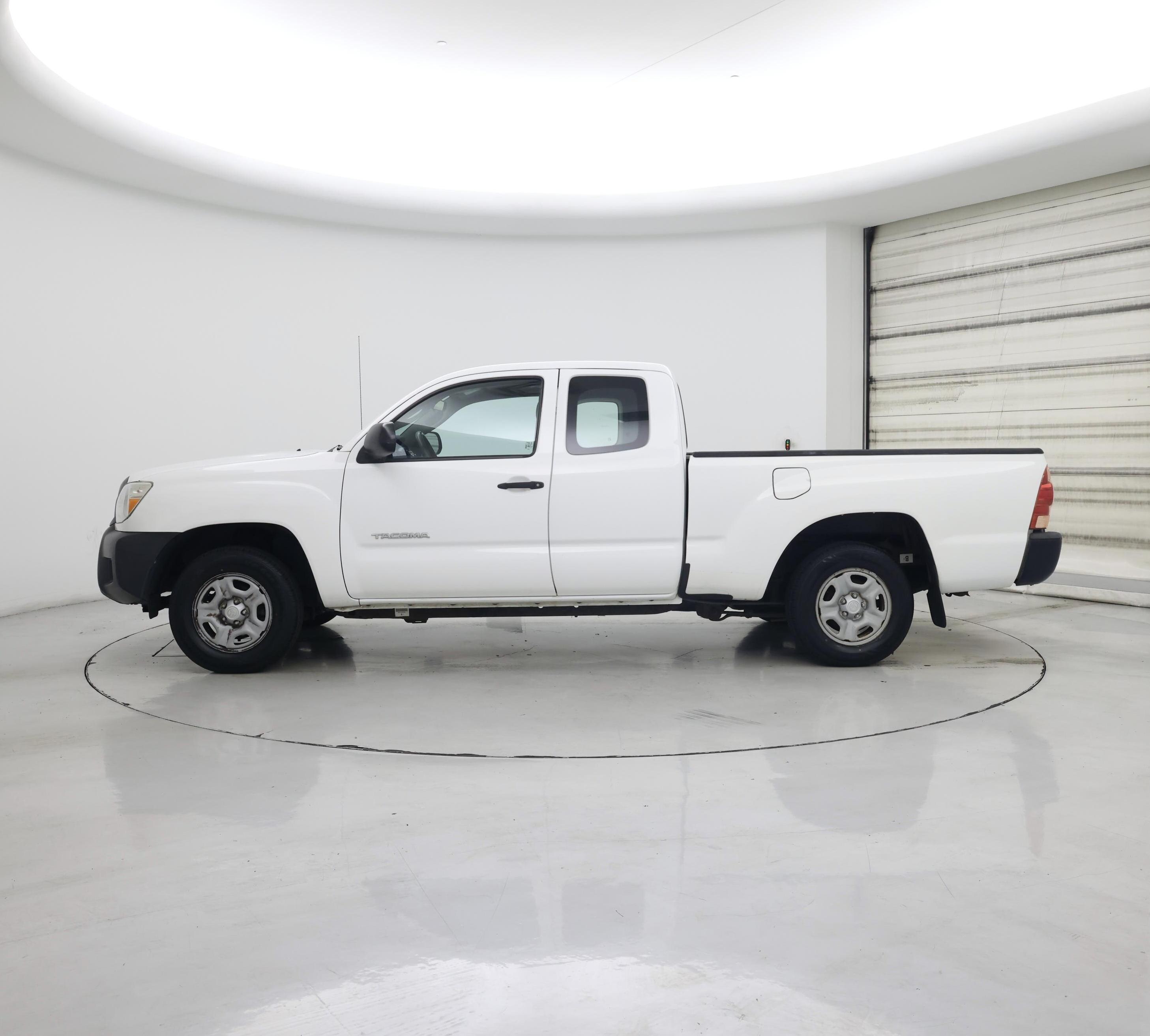 Thumbnail: 2014 Toyota Tacoma - 3