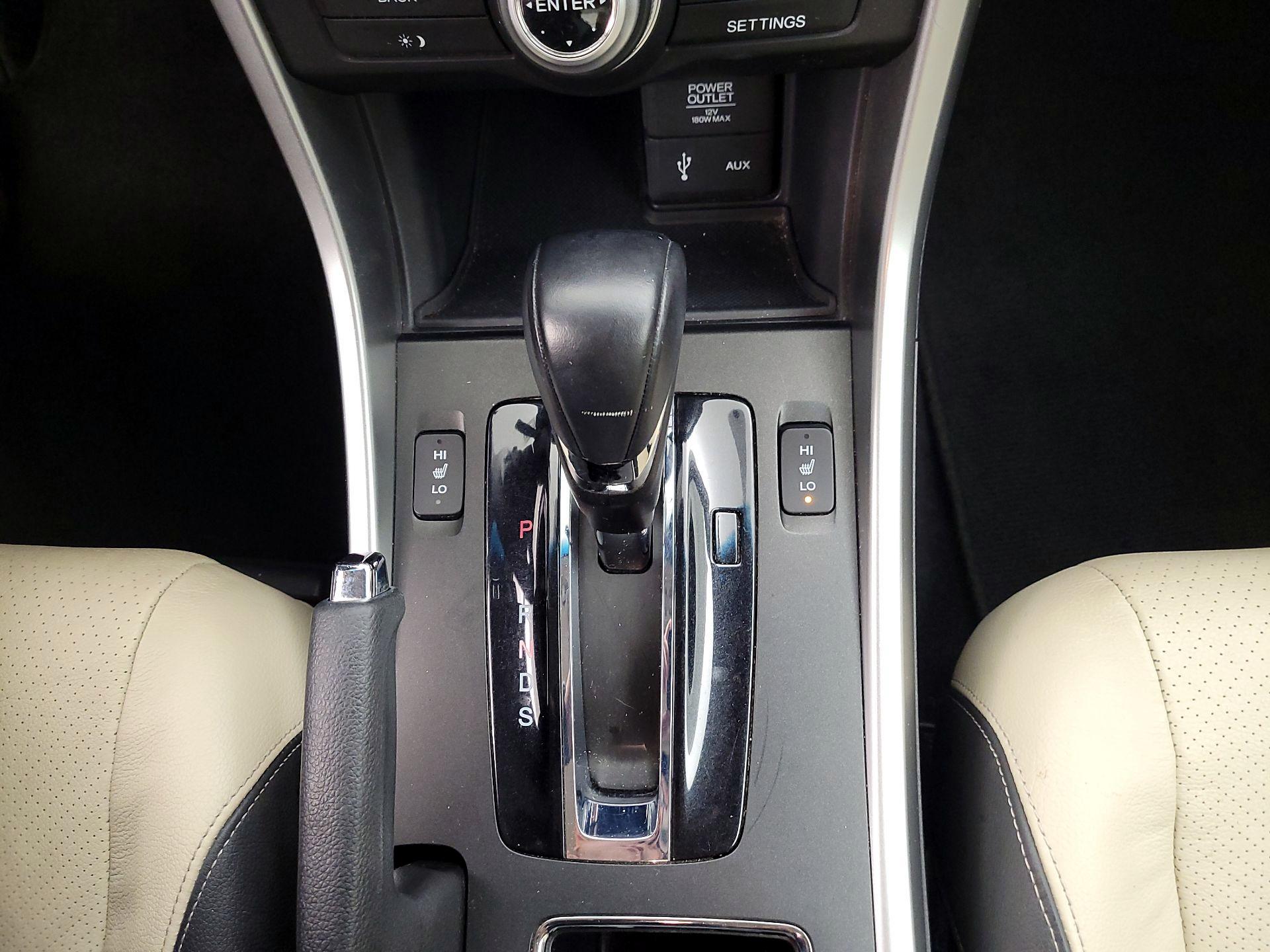 Thumbnail: 2015 Honda Accord - 18