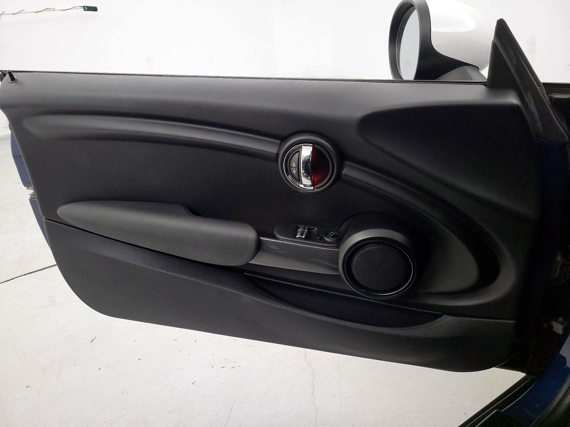 Thumbnail: 2015 MINI Cooper Hardtop - 12