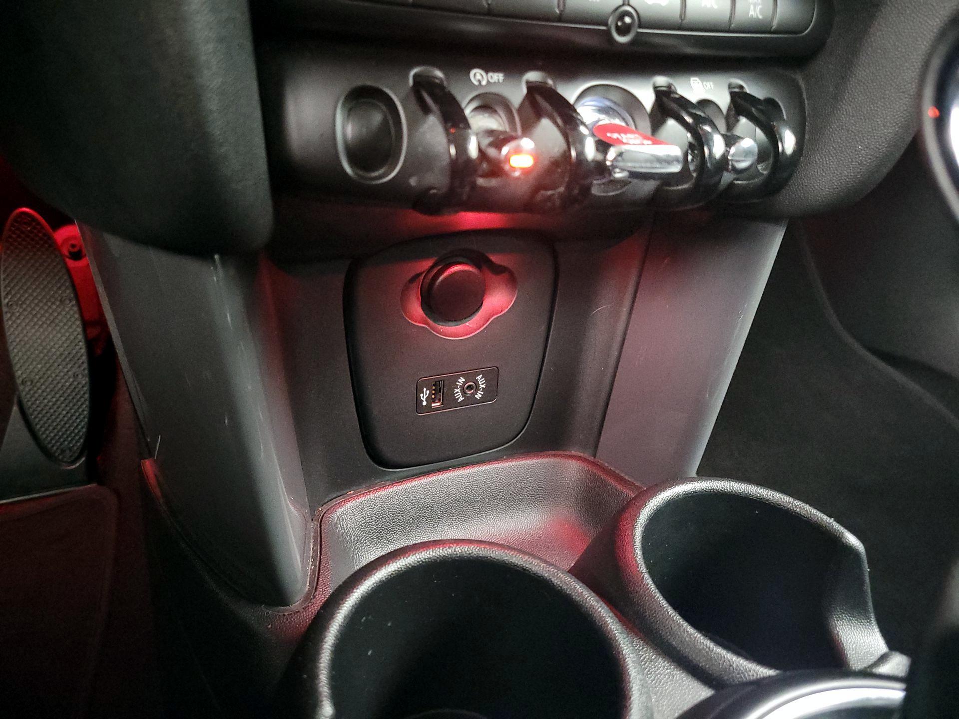 Thumbnail: 2015 MINI Cooper Hardtop - 16