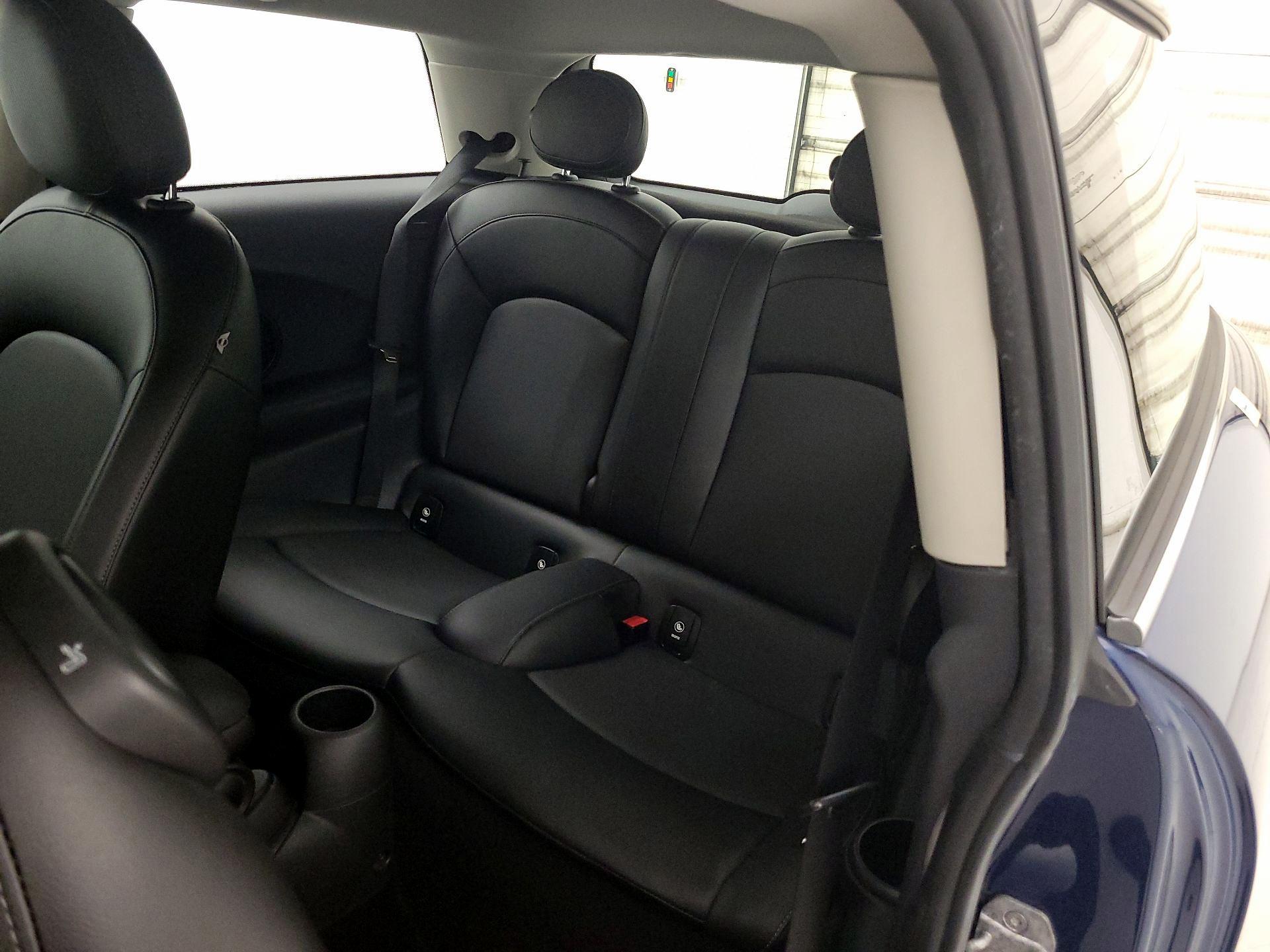 Thumbnail: 2015 MINI Cooper Hardtop - 17