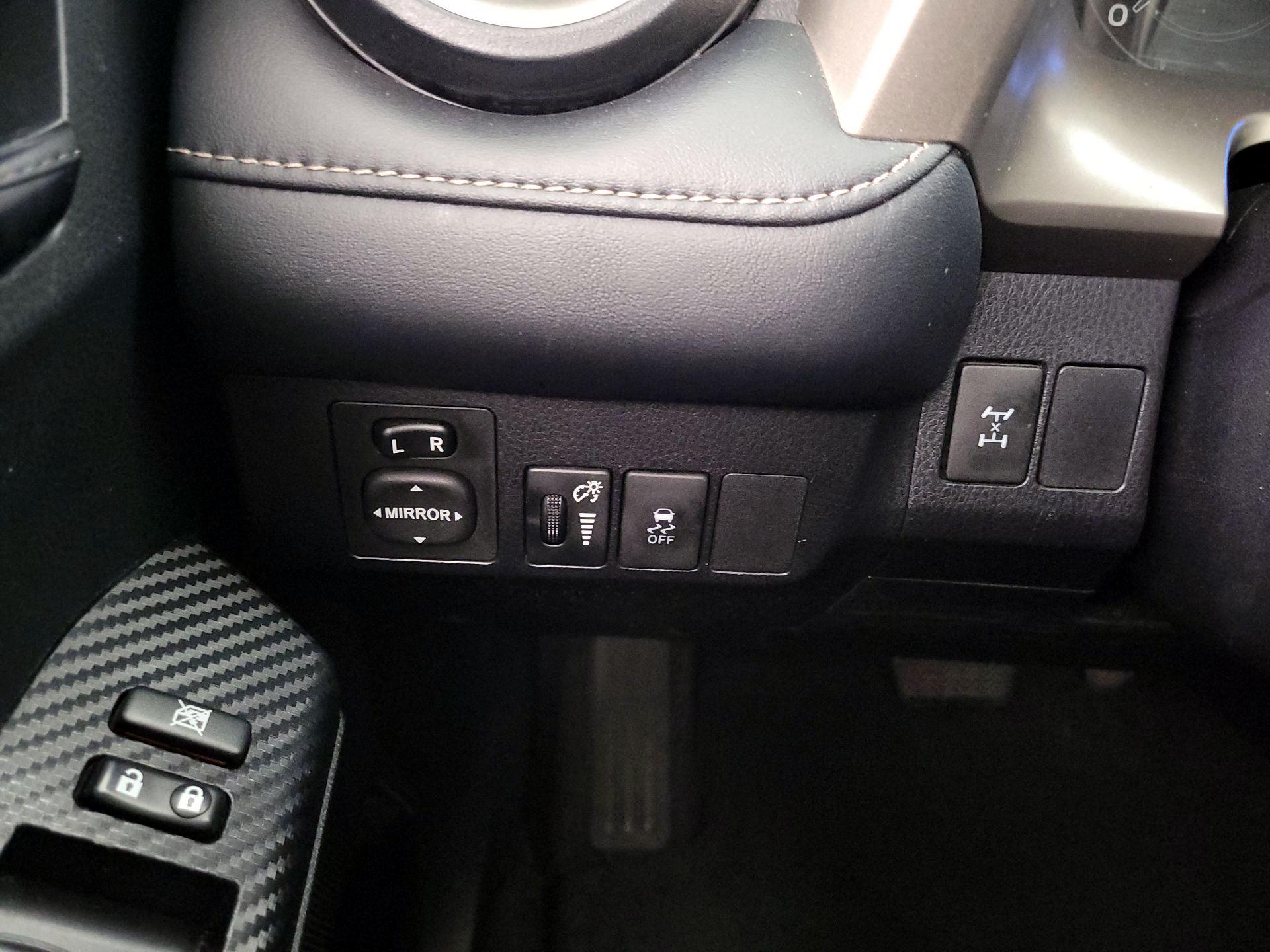 Thumbnail: 2014 Toyota RAV4 - 13