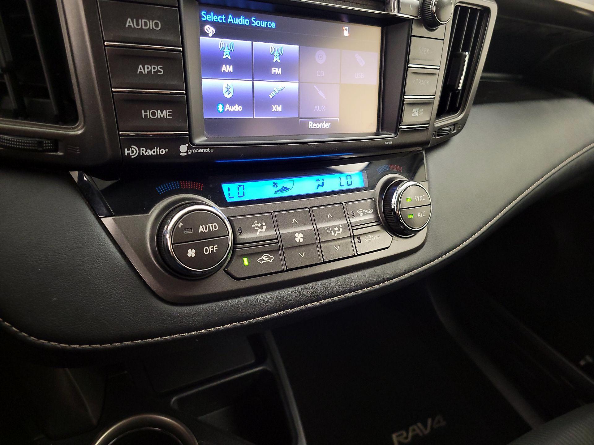 Thumbnail: 2014 Toyota RAV4 - 16