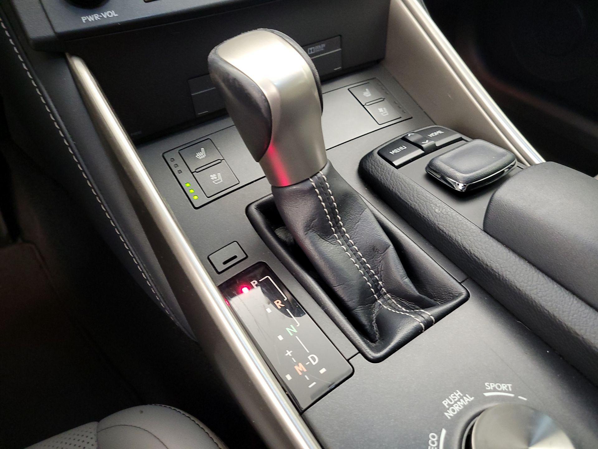 Thumbnail: 2016 Lexus IS - 18