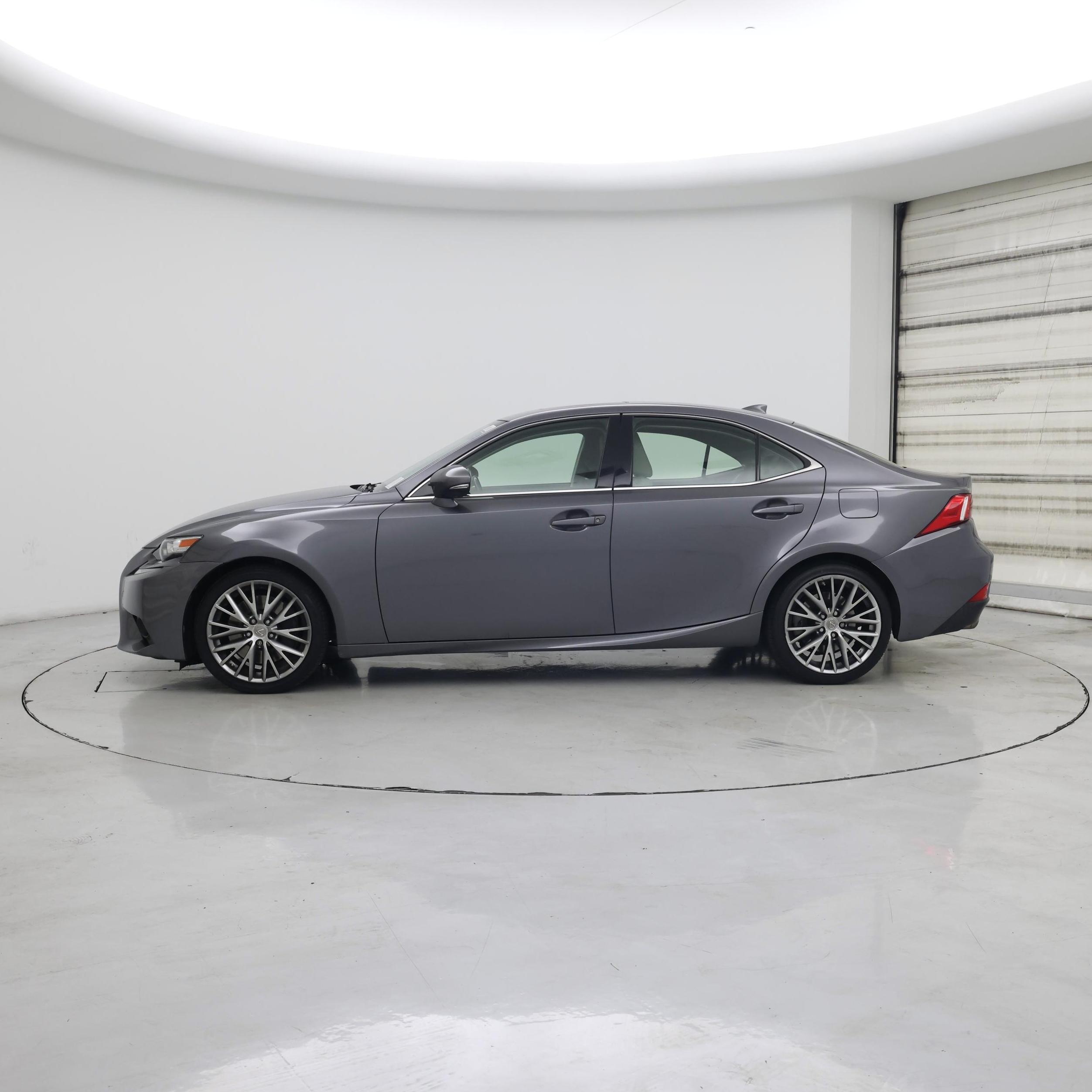 Thumbnail: 2016 Lexus IS - 3