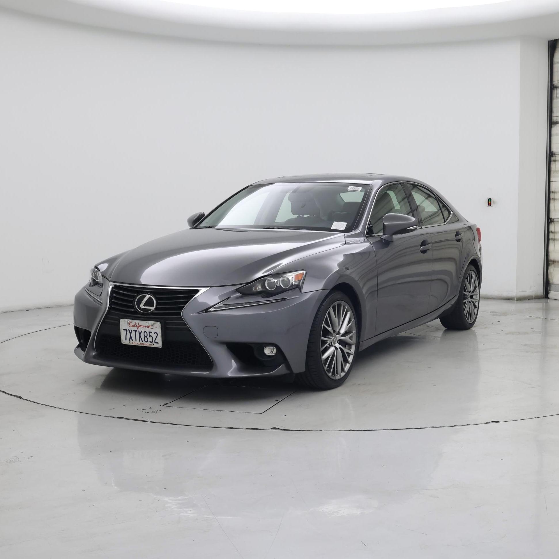 Thumbnail: 2016 Lexus IS - 4