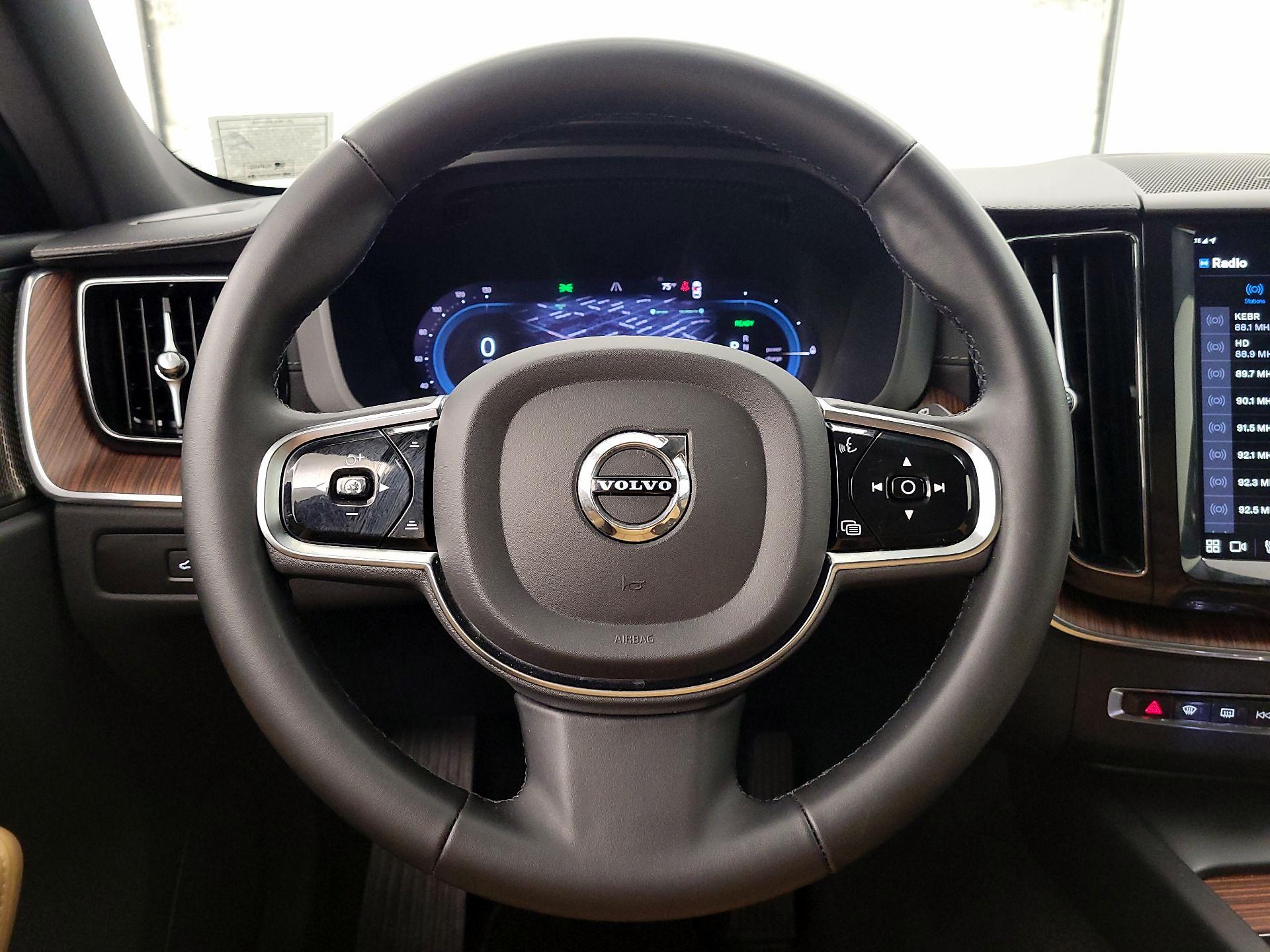 Thumbnail: 2024 Volvo XC60 - 10