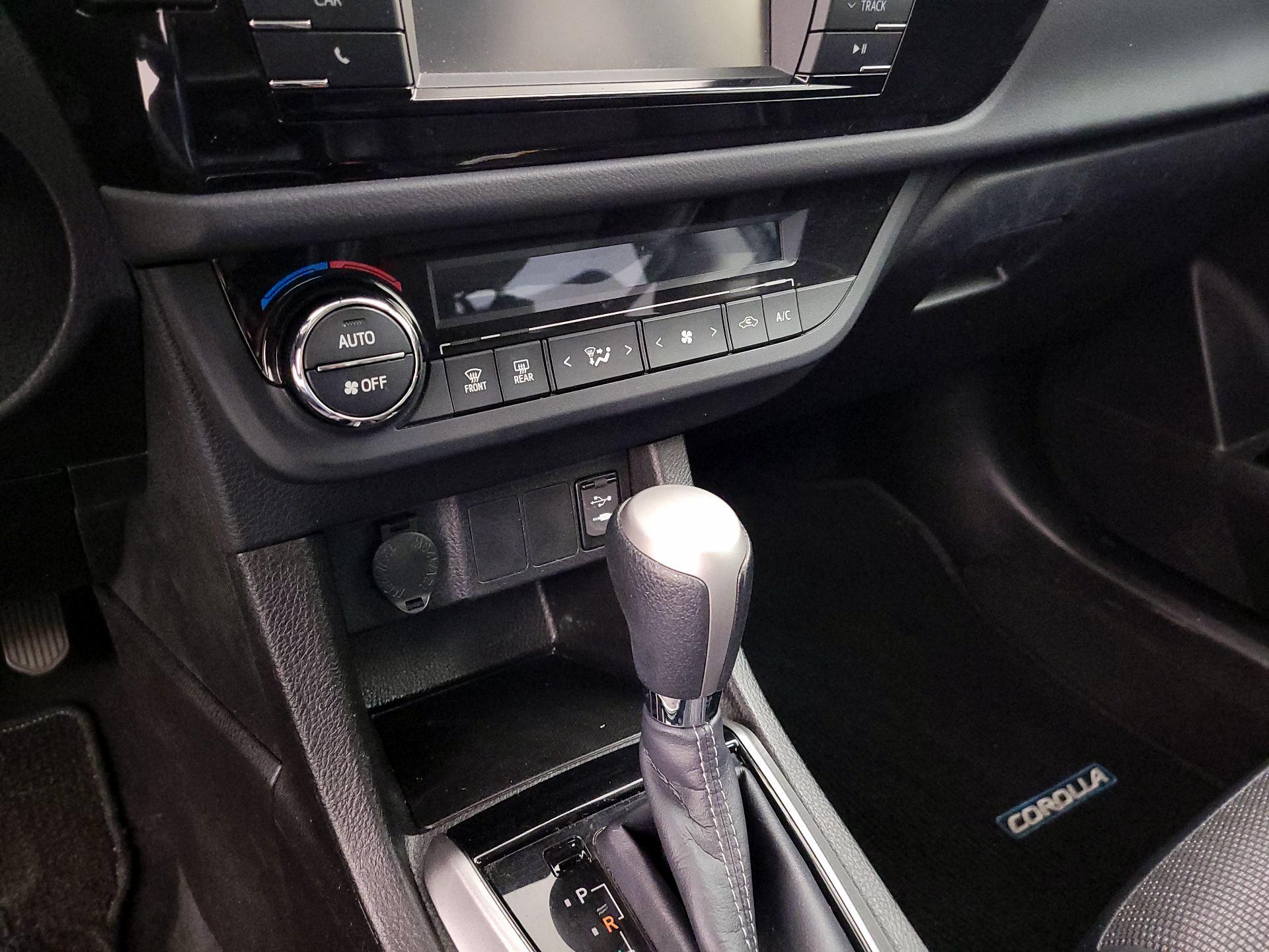 Thumbnail: 2016 Toyota Corolla - 16