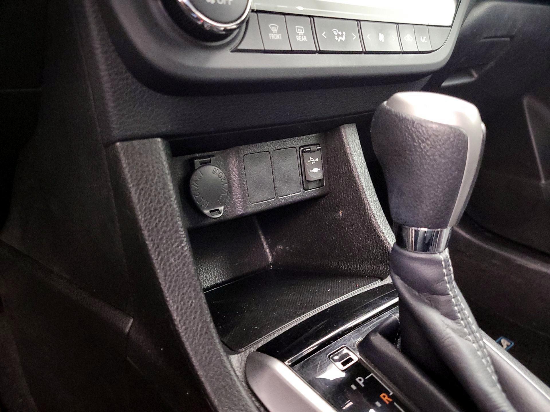Thumbnail: 2016 Toyota Corolla - 18