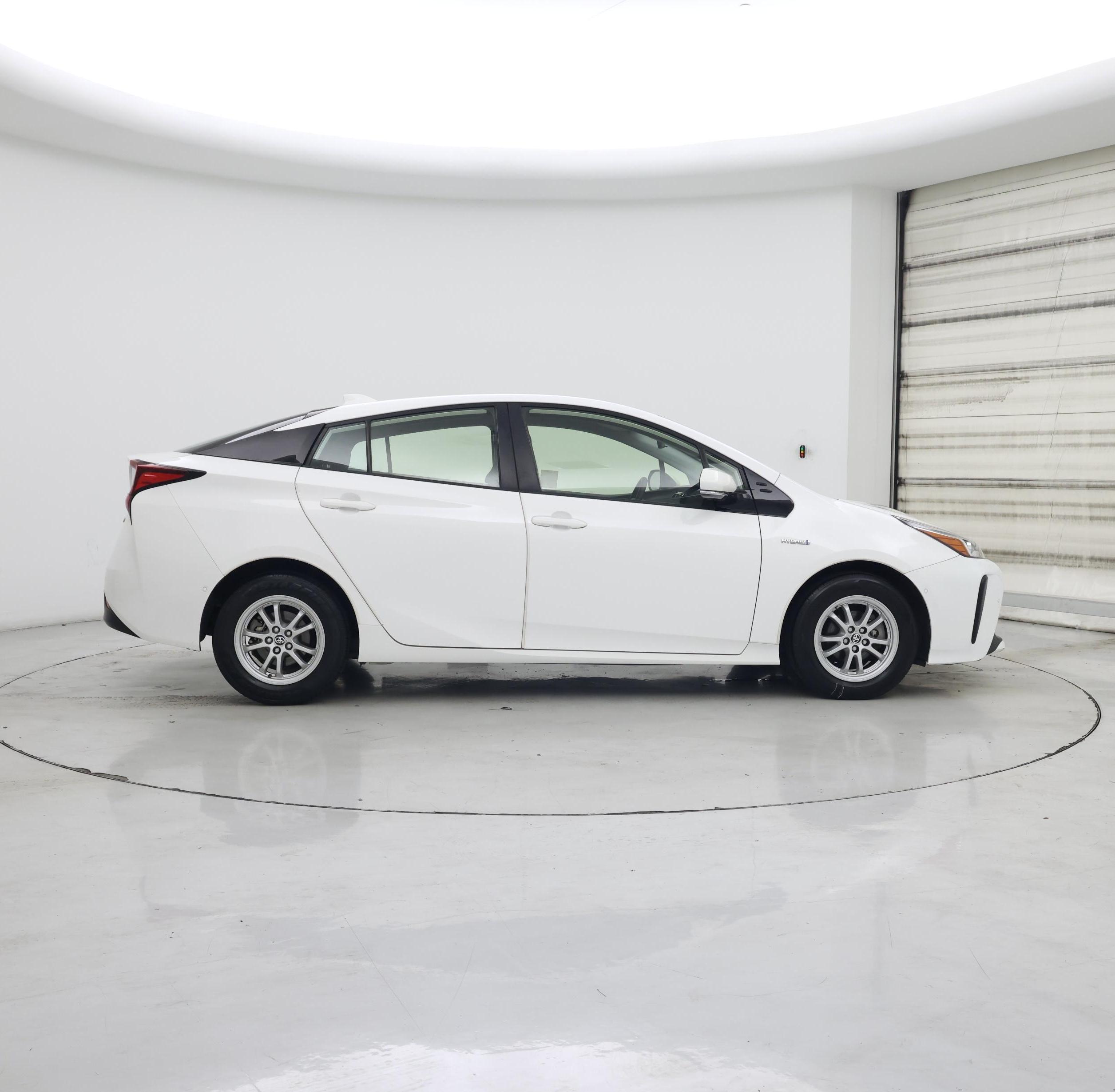 Thumbnail: 2020 Toyota Prius - 7