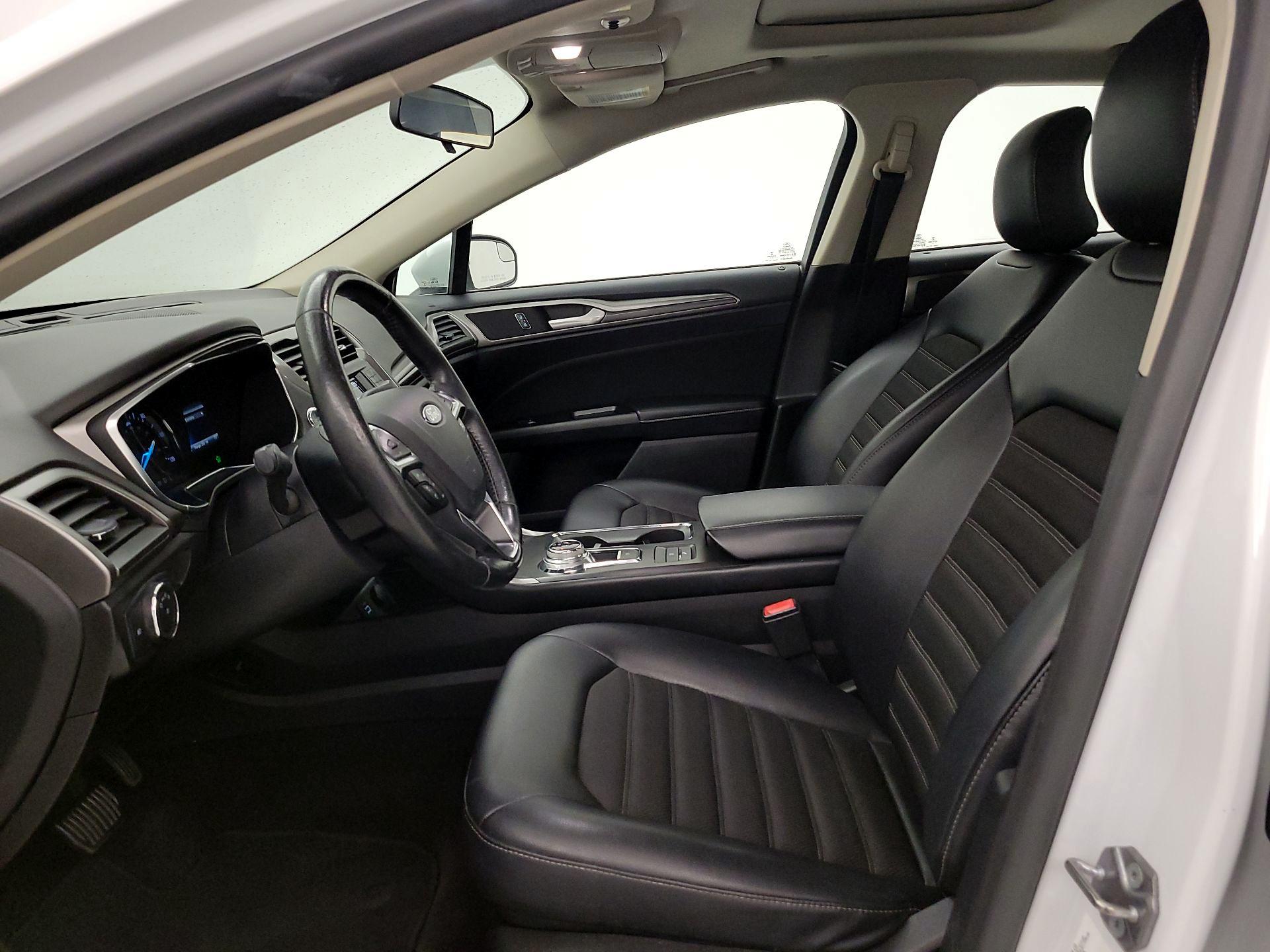 Thumbnail: 2017 Ford Fusion - 11