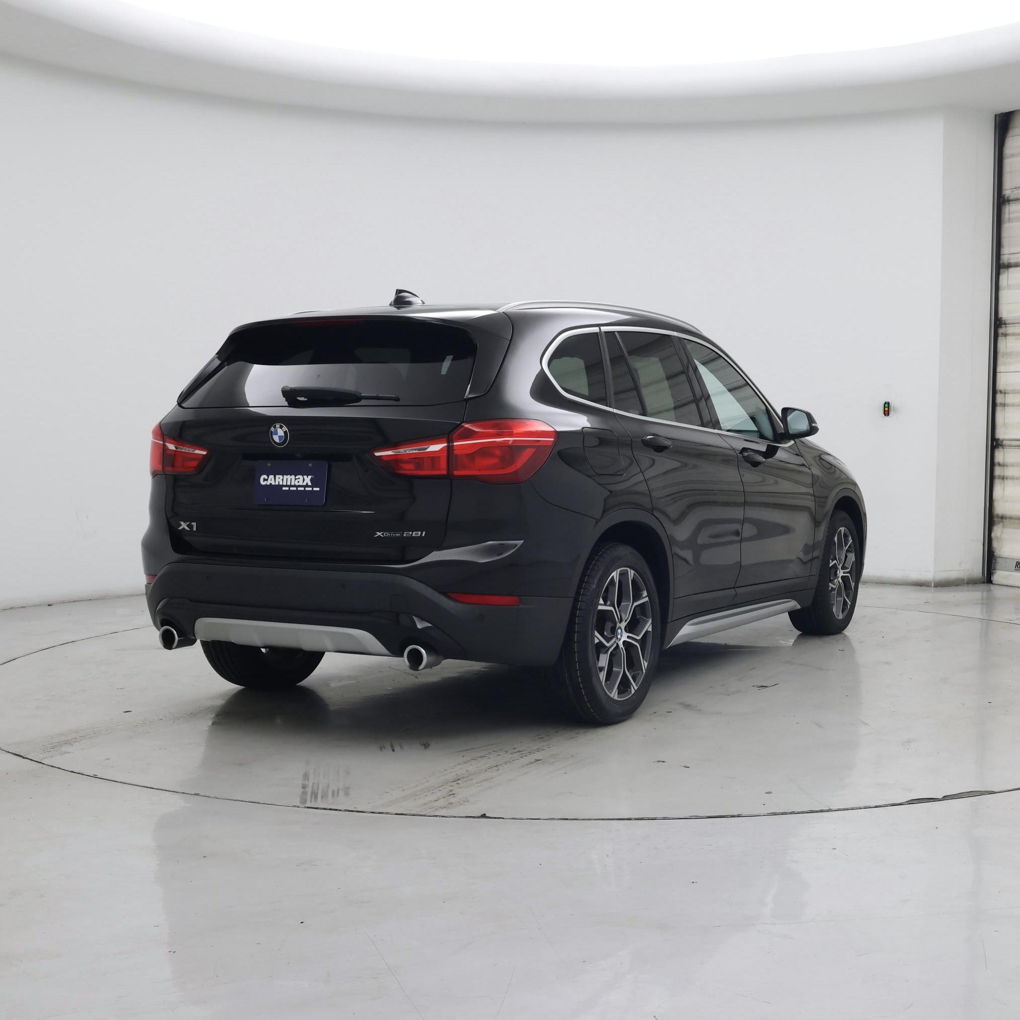 Thumbnail: 2021 BMW X1 - 8