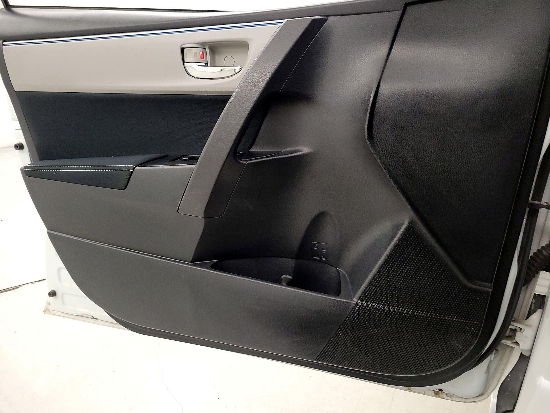 Thumbnail: 2015 Toyota Corolla - 12