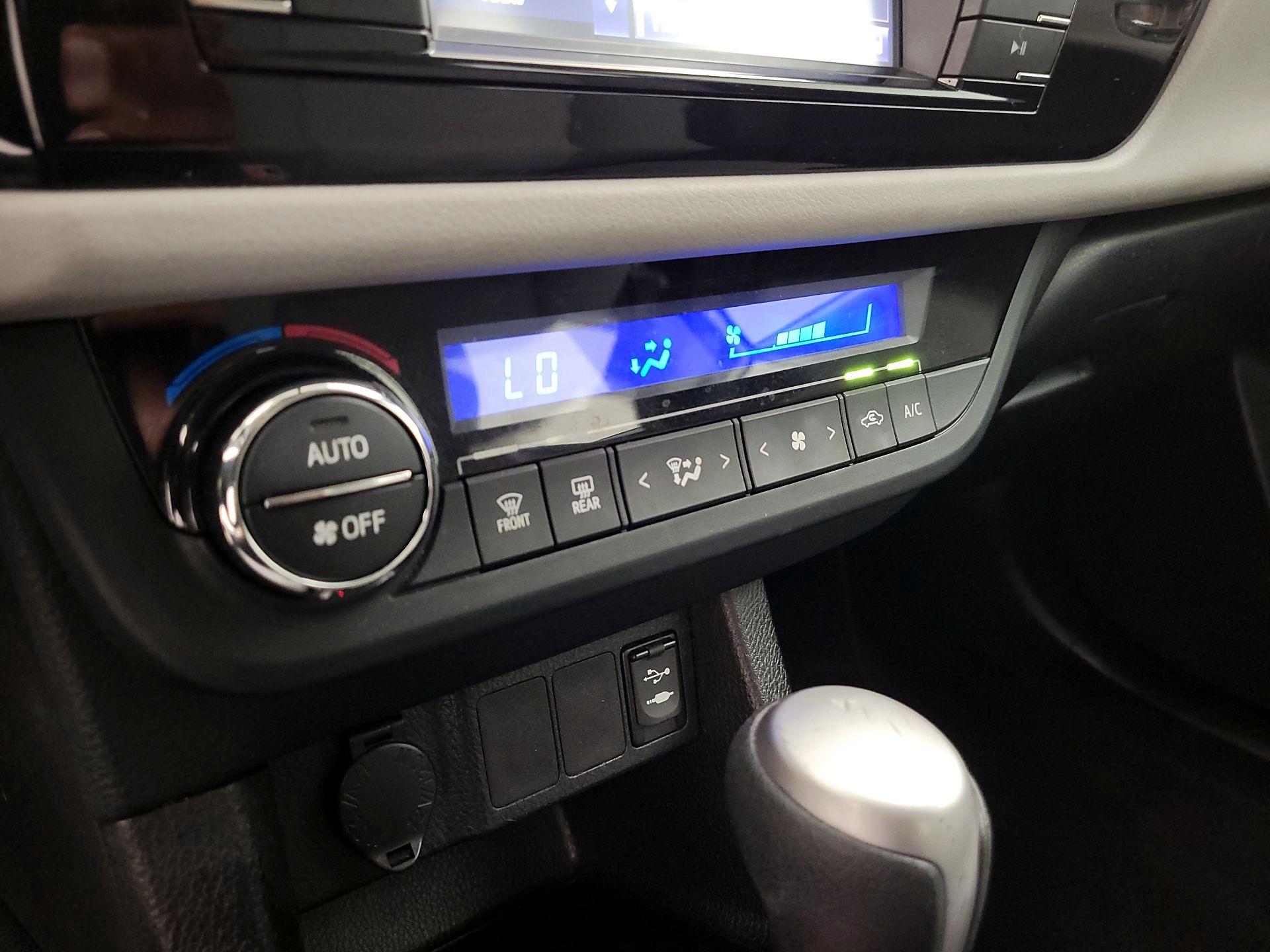 Thumbnail: 2015 Toyota Corolla - 16
