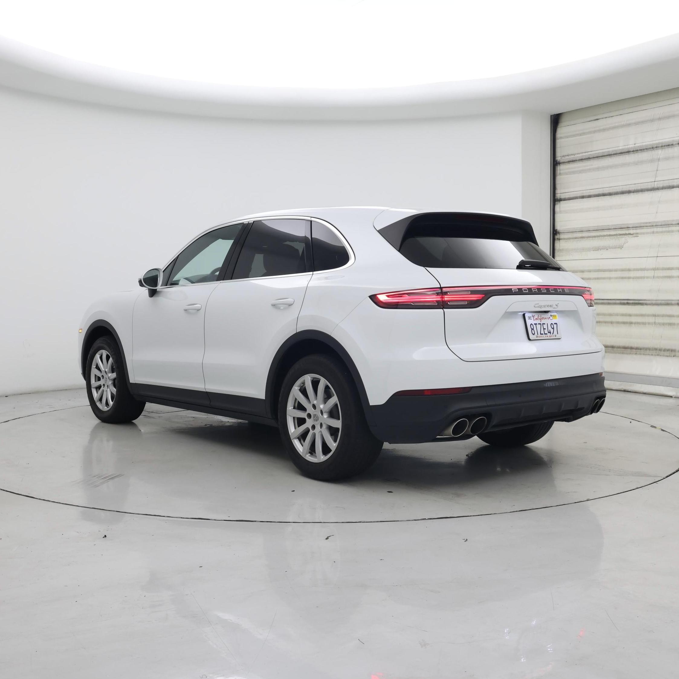Thumbnail: 2021 Porsche Cayenne - 2