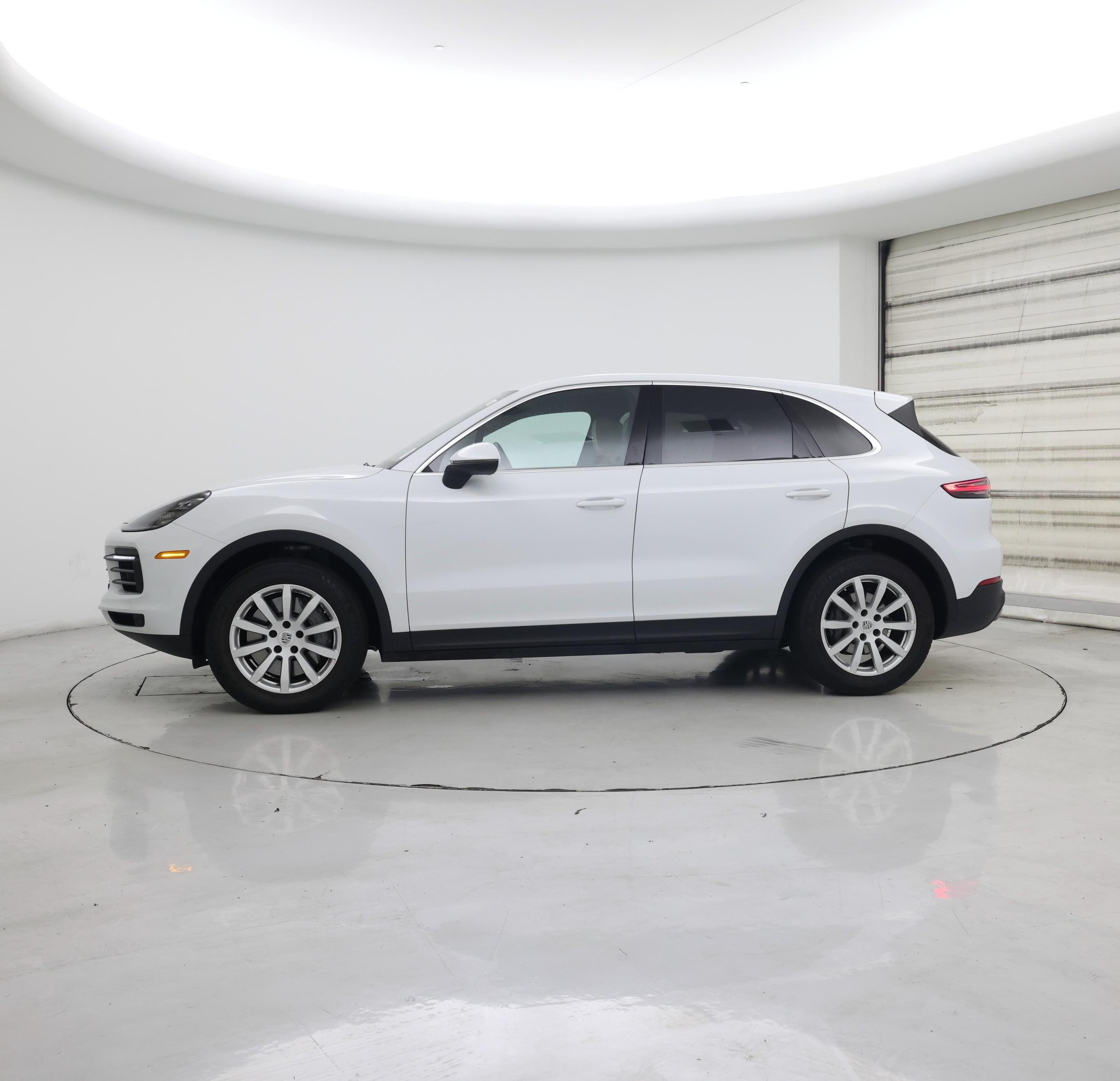 Thumbnail: 2021 Porsche Cayenne - 3