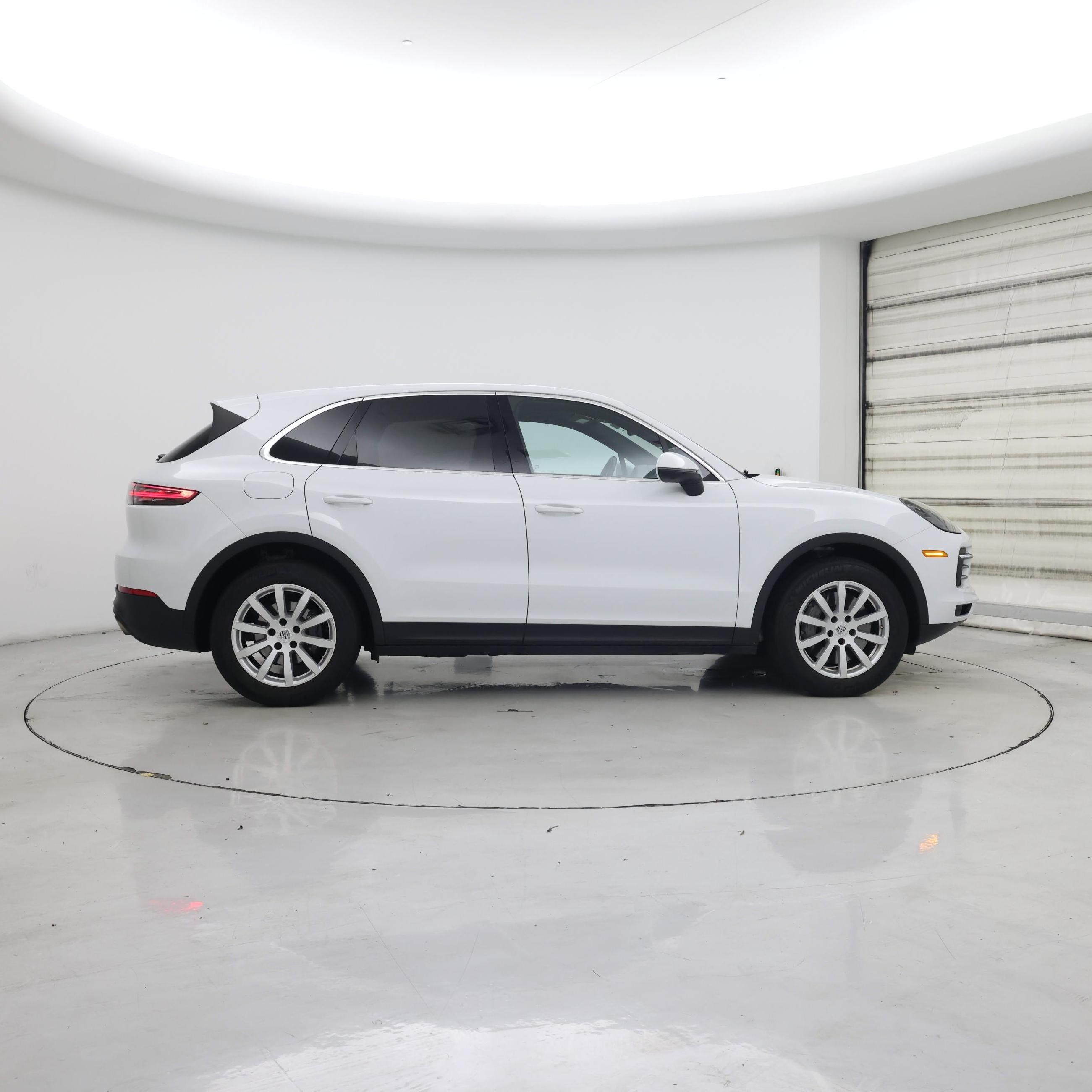 Thumbnail: 2021 Porsche Cayenne - 7