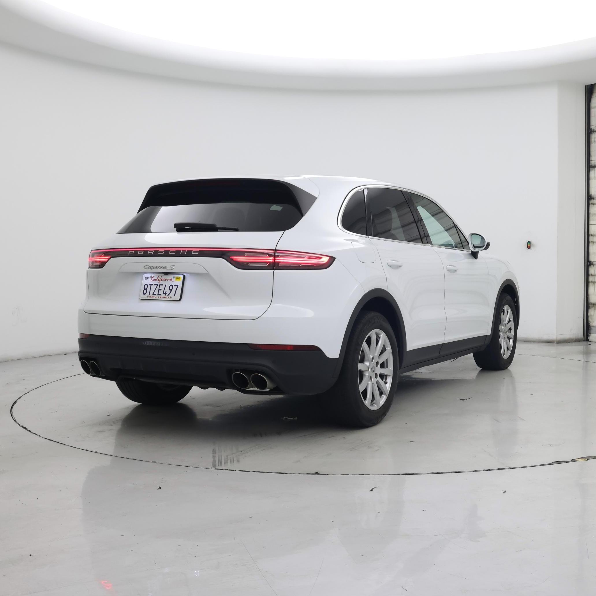Thumbnail: 2021 Porsche Cayenne - 8