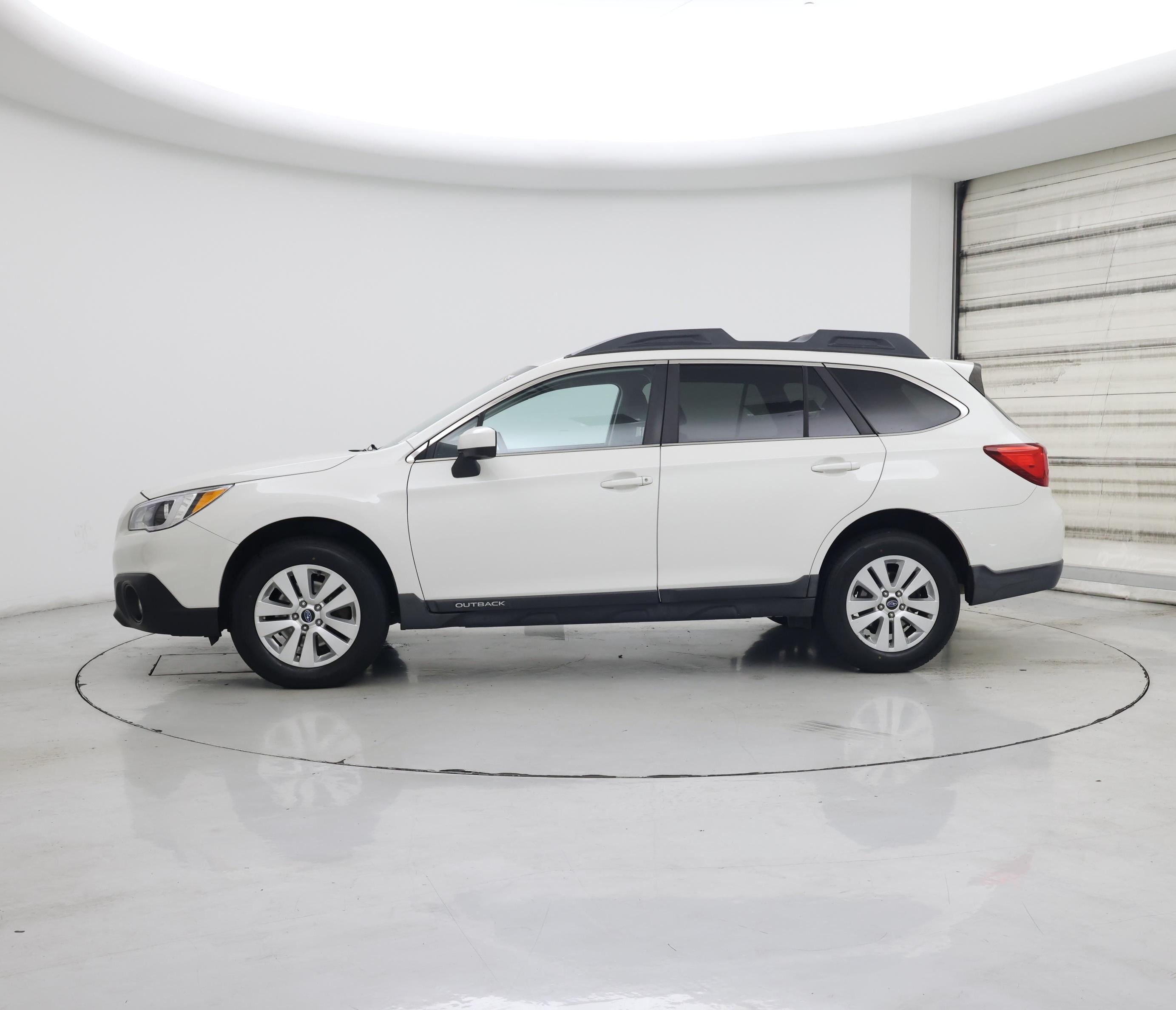 Thumbnail: 2015 Subaru Outback - 3