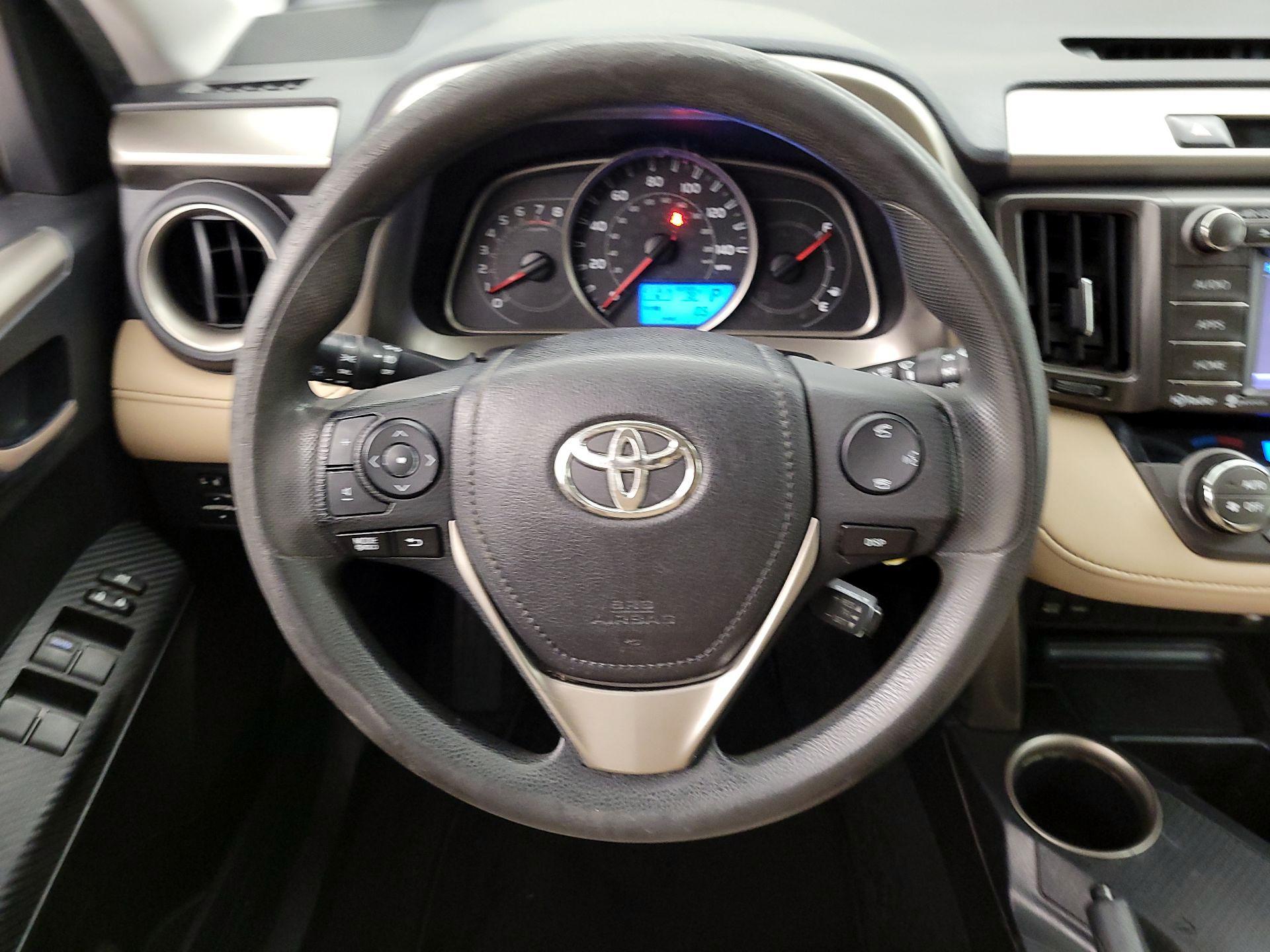 Thumbnail: 2015 Toyota RAV4 - 10