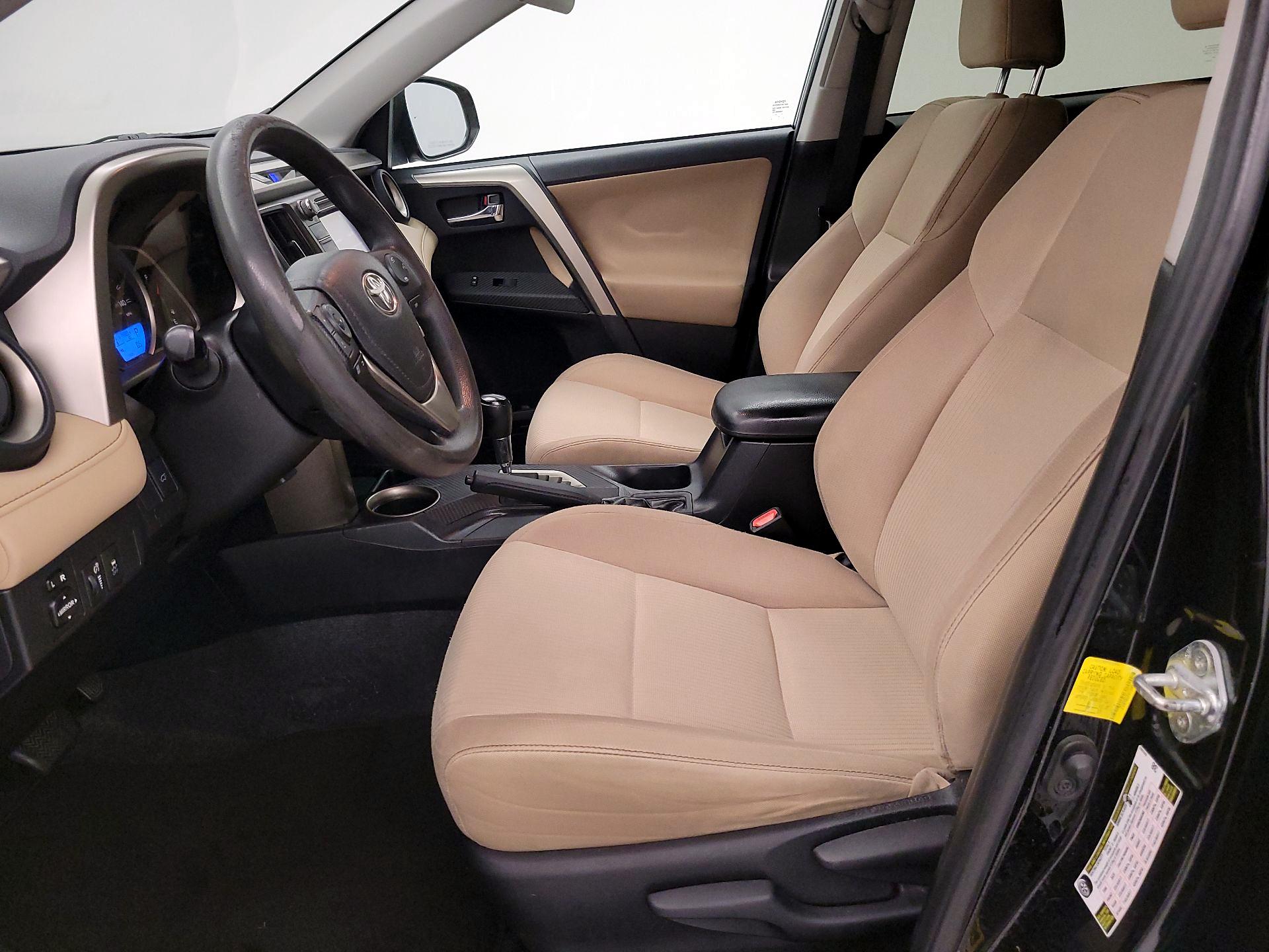 Thumbnail: 2015 Toyota RAV4 - 11