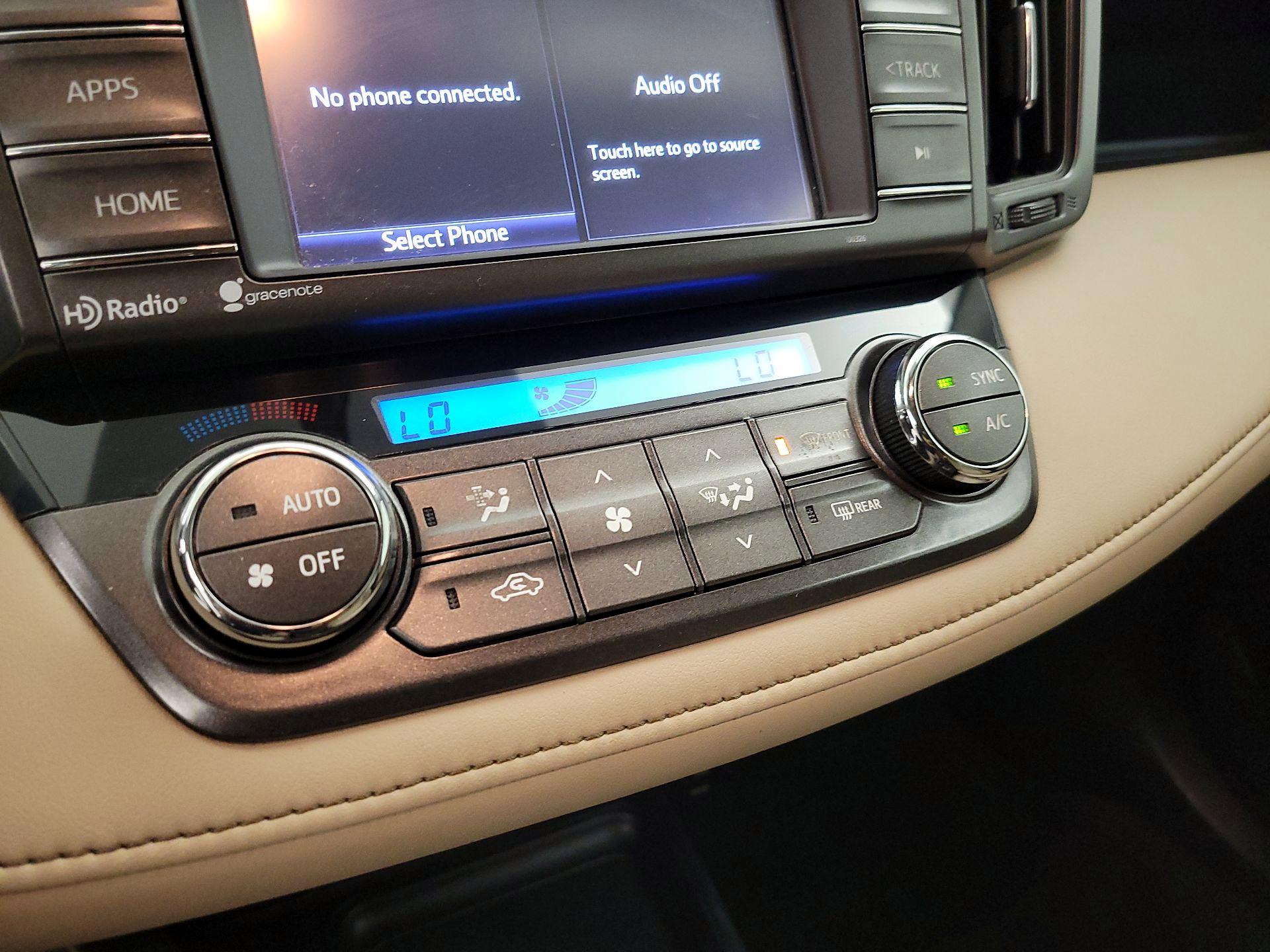 Thumbnail: 2015 Toyota RAV4 - 16