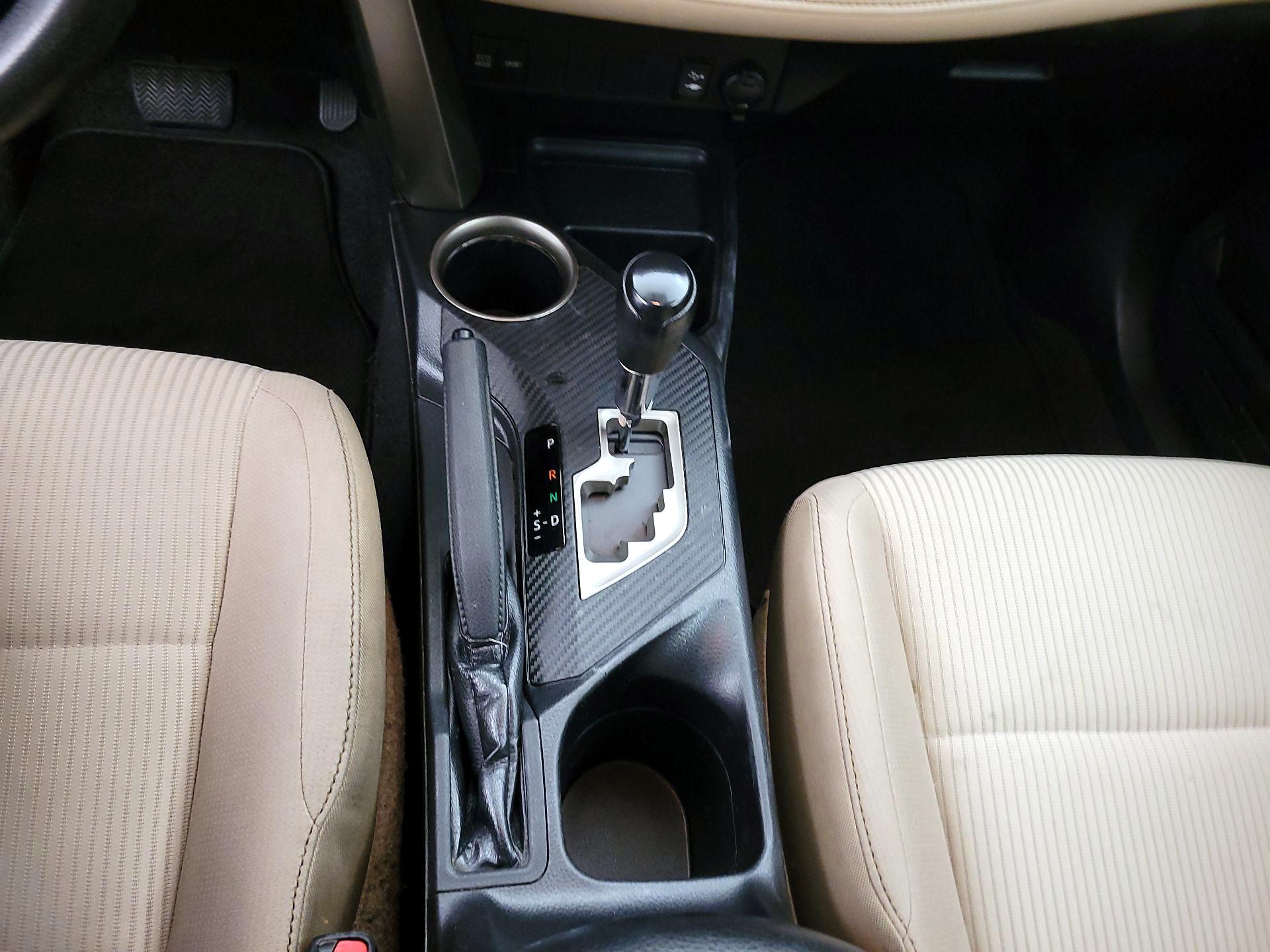 Thumbnail: 2015 Toyota RAV4 - 17