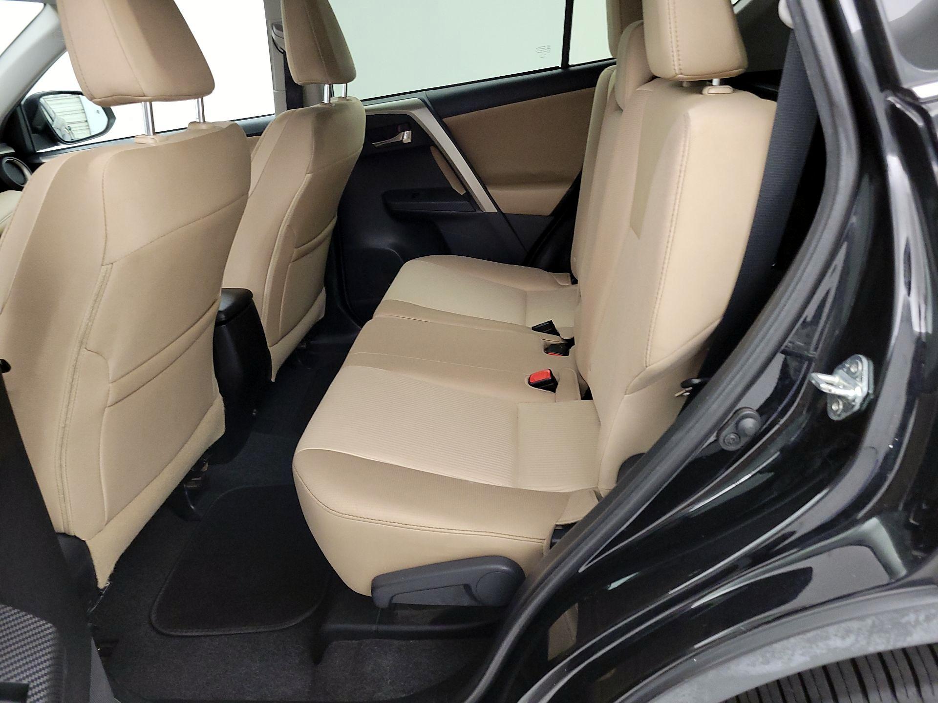 Thumbnail: 2015 Toyota RAV4 - 19